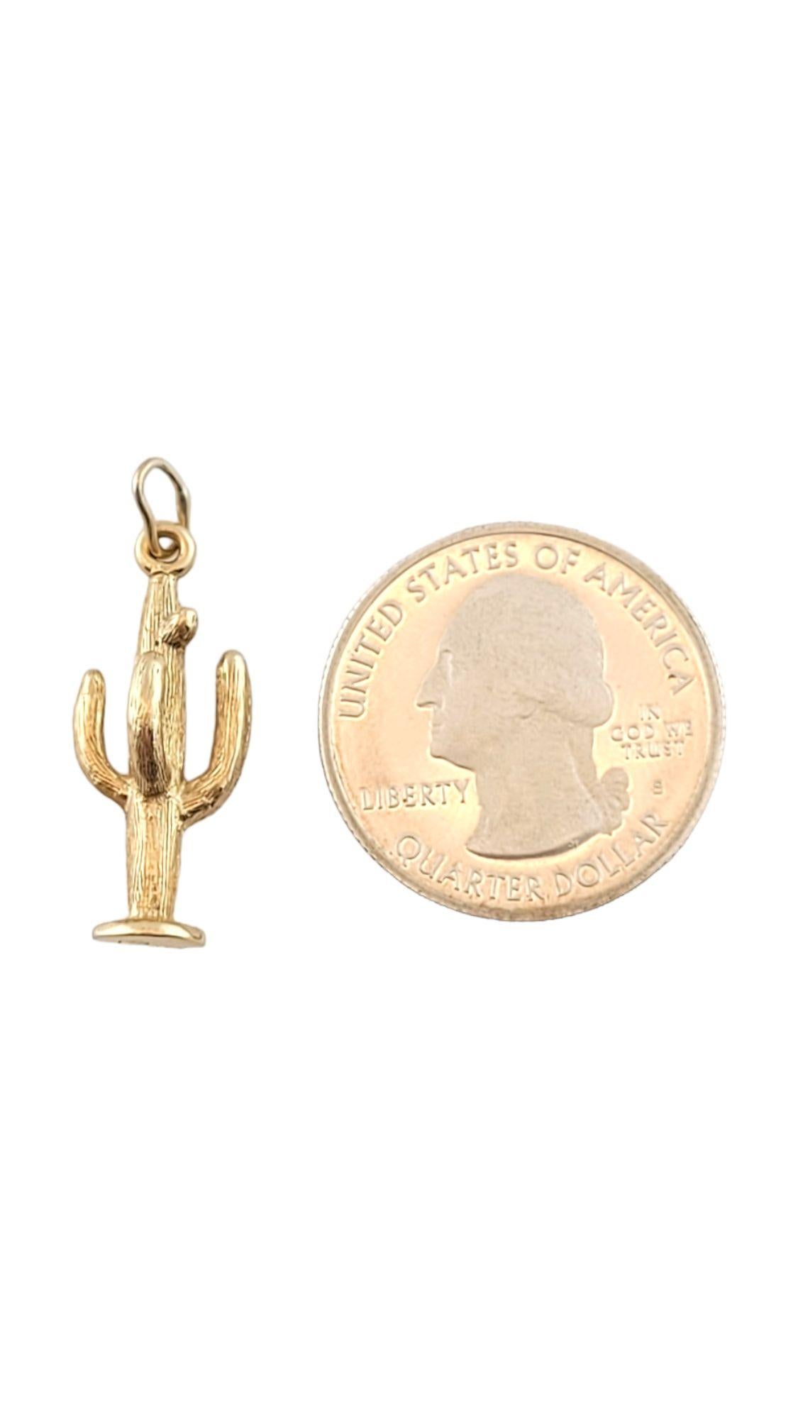 14K Yellow Gold Cactus Charm #14317 In Good Condition For Sale In Washington Depot, CT