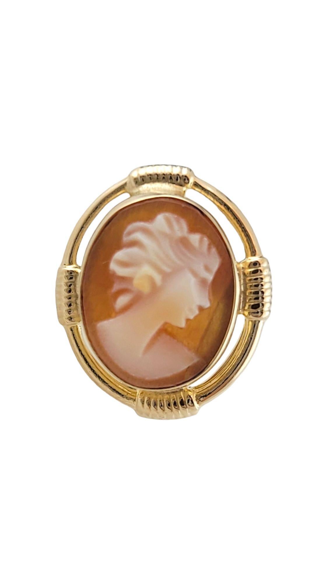 14K Yellow Gold Cameo Stud Earrings #14558 In Good Condition For Sale In Washington Depot, CT