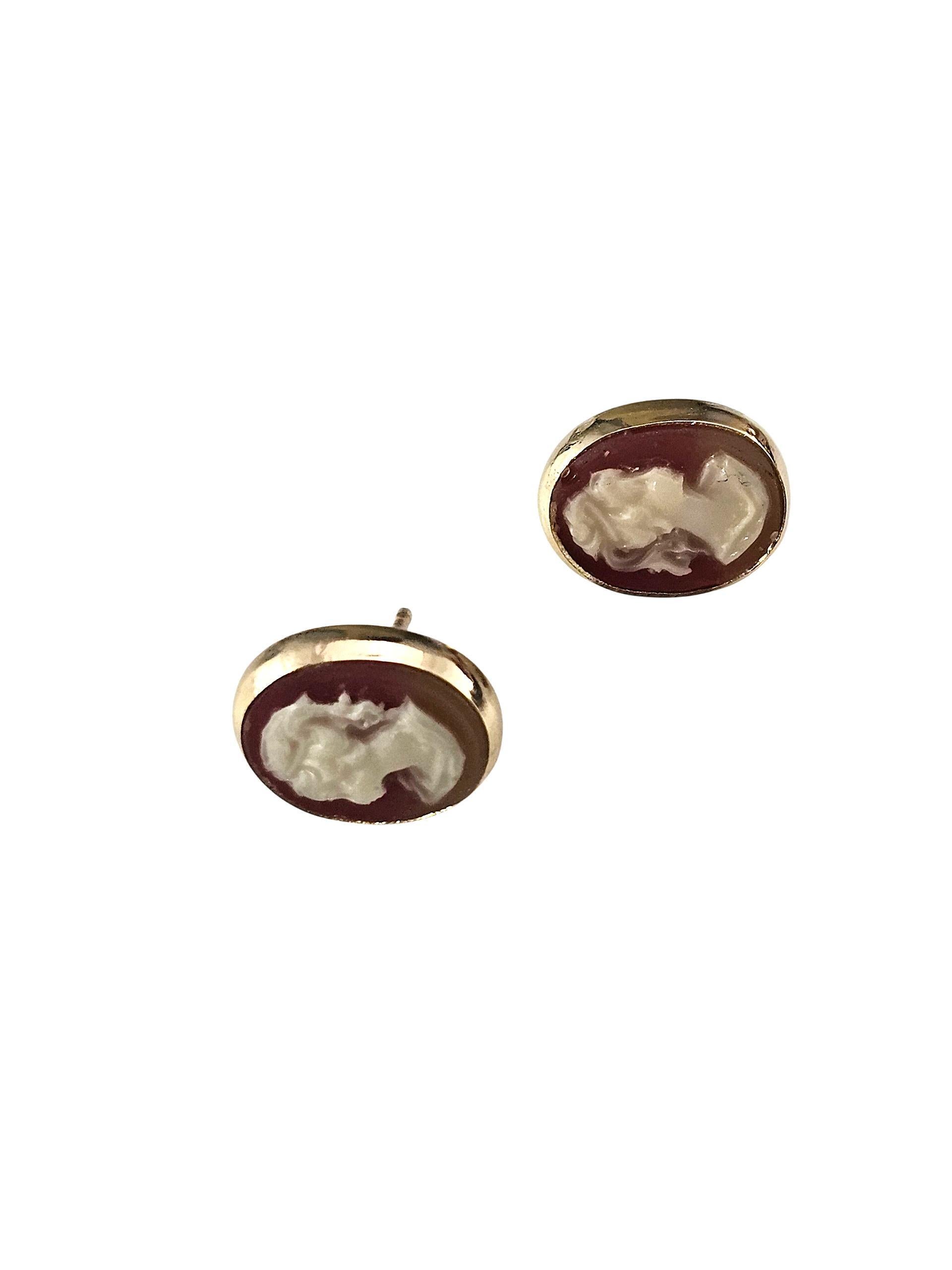 Orecchini con cammeo in oro giallo 14K #24013 In condizioni buone in vendita a Washington Depot, CT