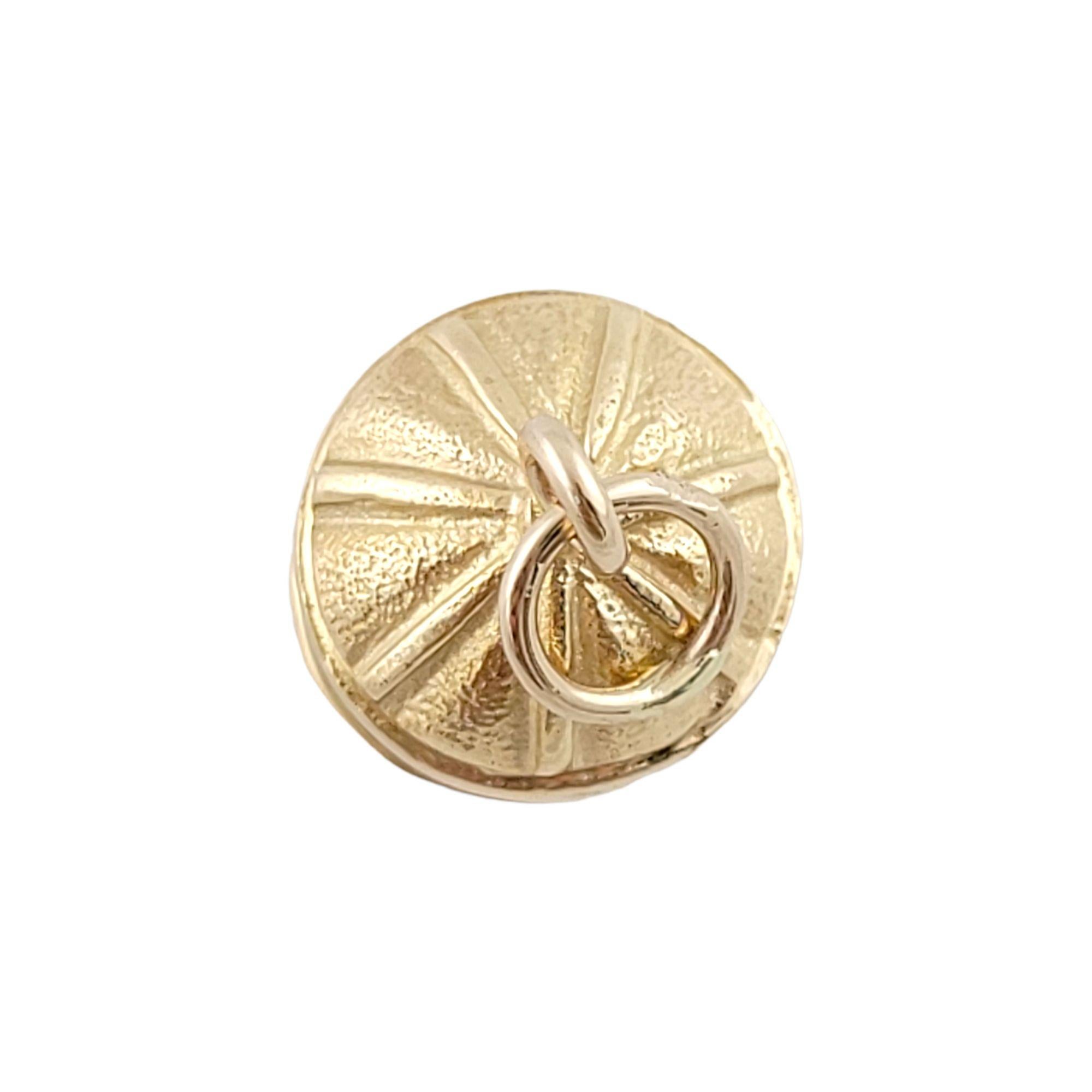 14K Yellow Gold Carousel Charm In Good Condition In Washington Depot, CT