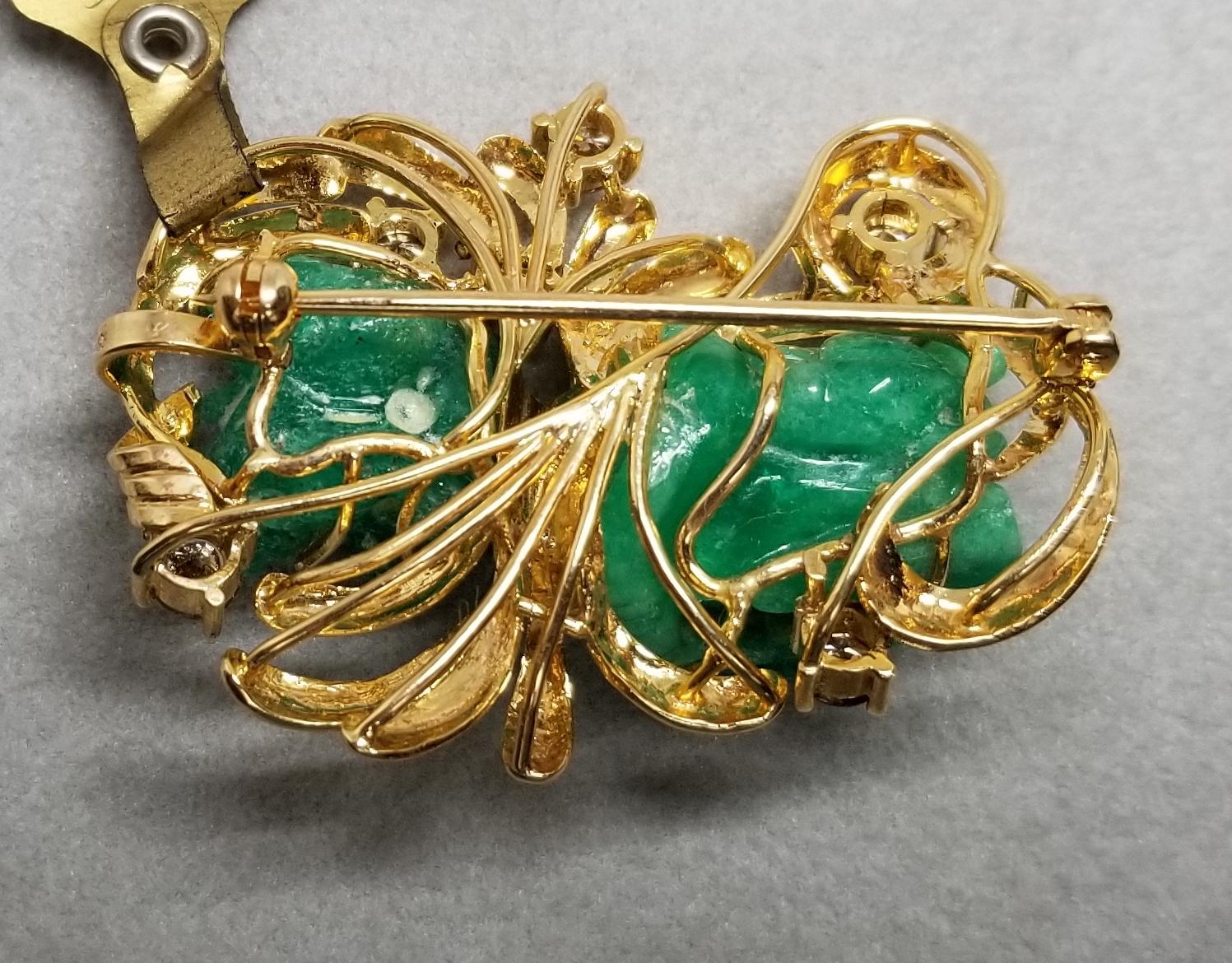 Women's or Men's 14 Karat Yellow Gold Carved Emerald and Diamond Pin For Sale