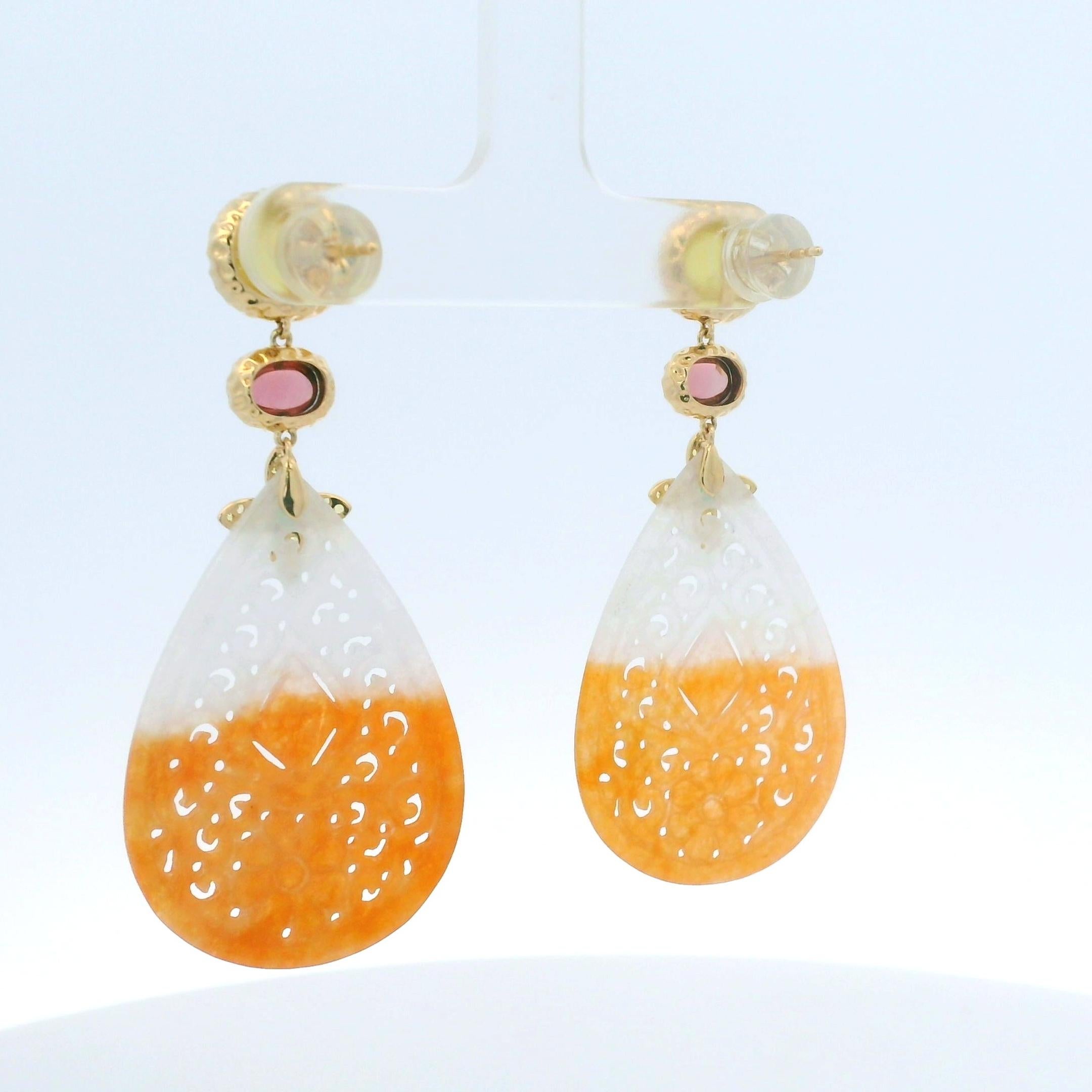 14K Yellow Gold Carved Jade Drop Earrings with Tourmaline & Sapphire In New Condition For Sale In Hong Kong, HK