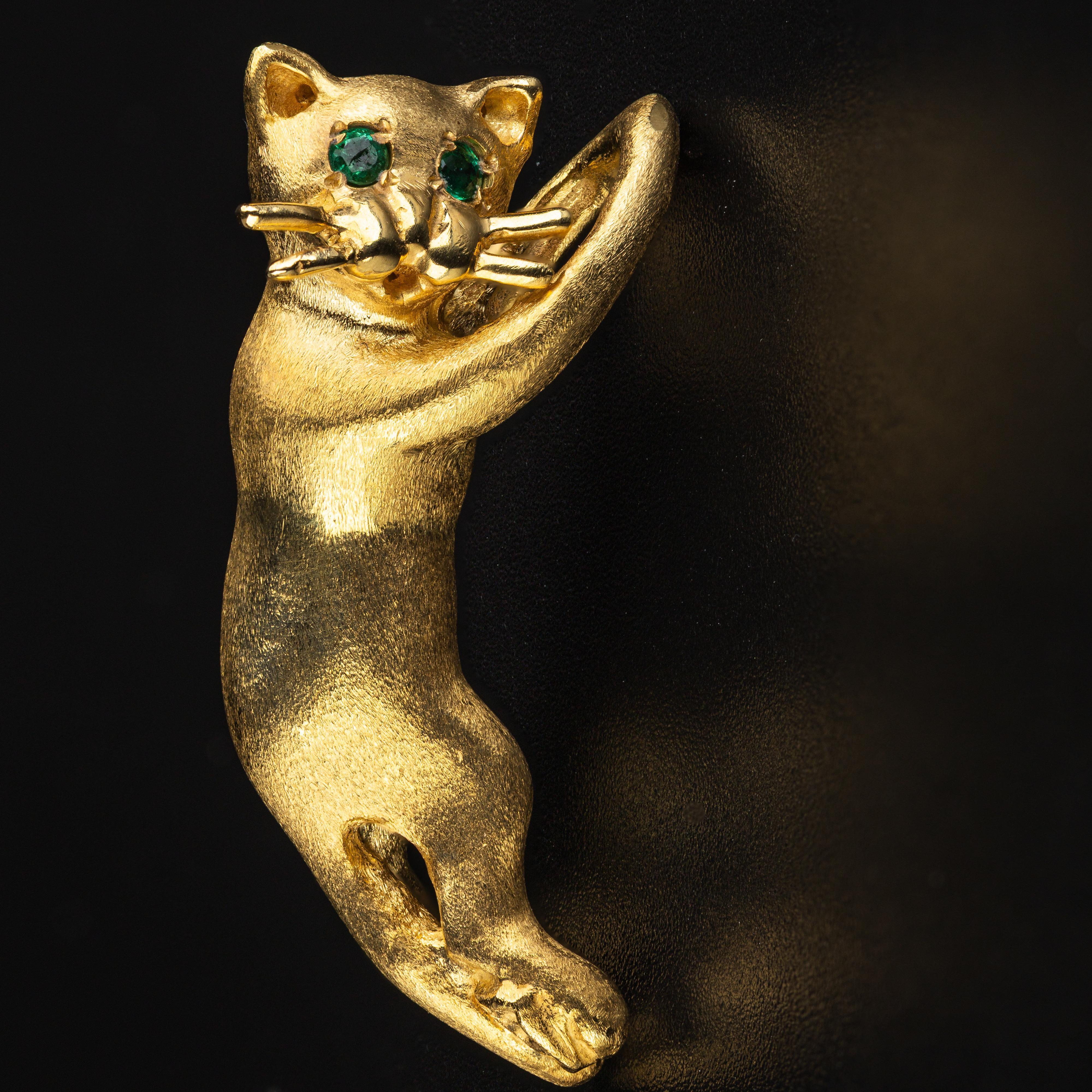 Collier pendentif chat en or jaune 14k et chaîne en or jaune 18k Bon état - En vente à Bernardsville, NJ