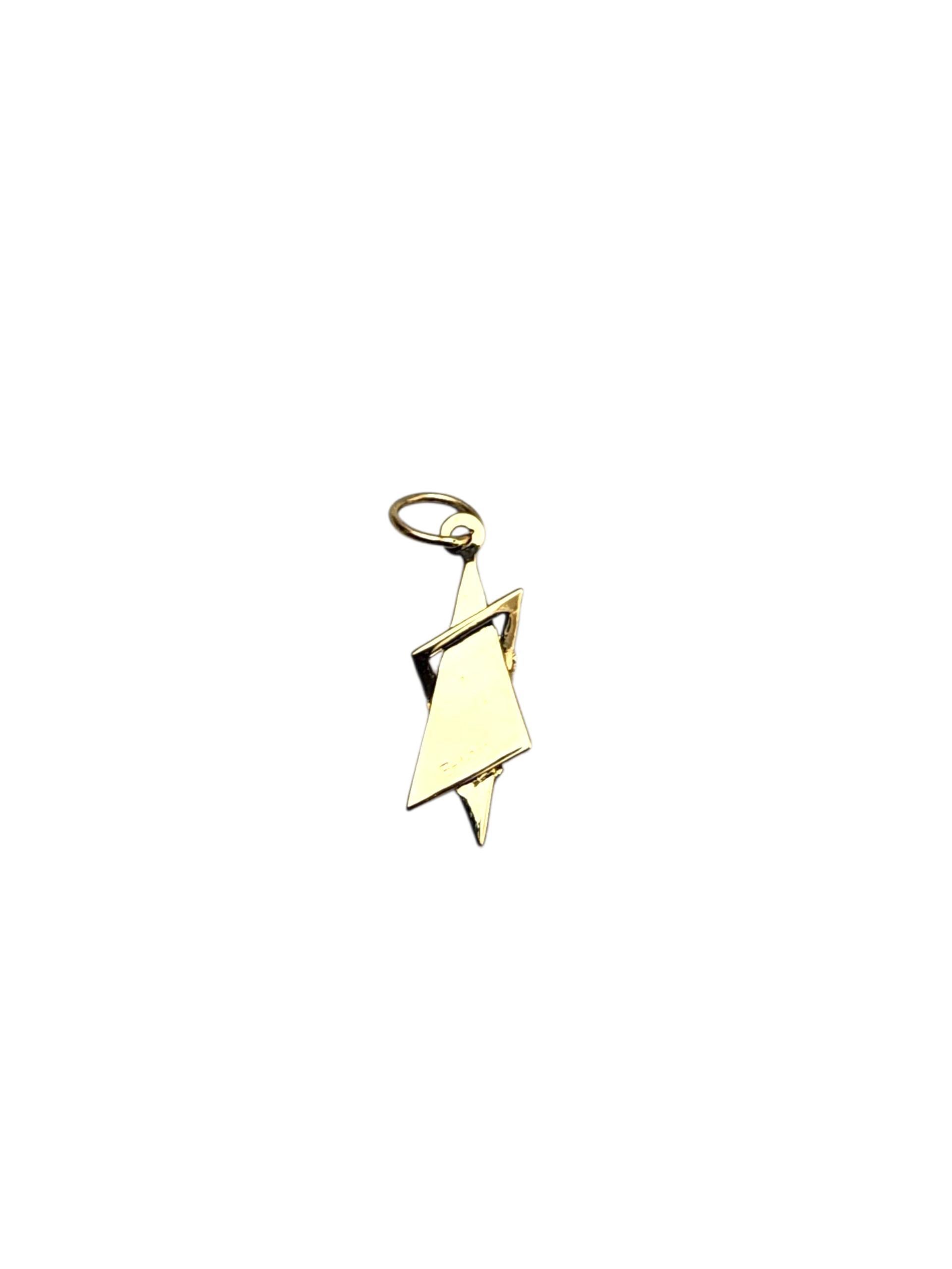 14K Yellow Gold Chai on Jewish Star Charm #22757 In Good Condition For Sale In Washington Depot, CT
