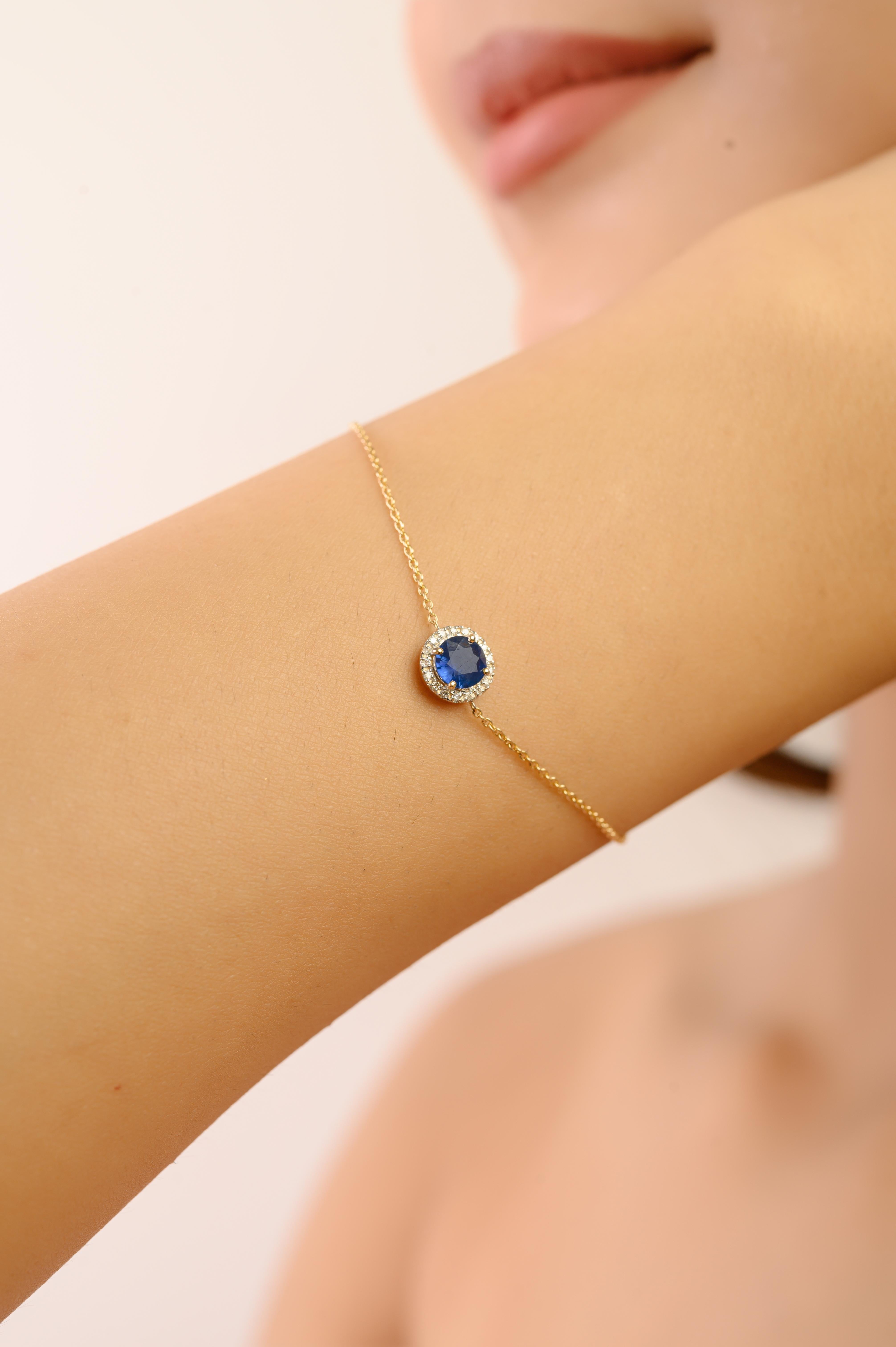 Taille ronde Bracelet en or jaune 14K avec saphir bleu taillé en rond et diamant en halo en vente