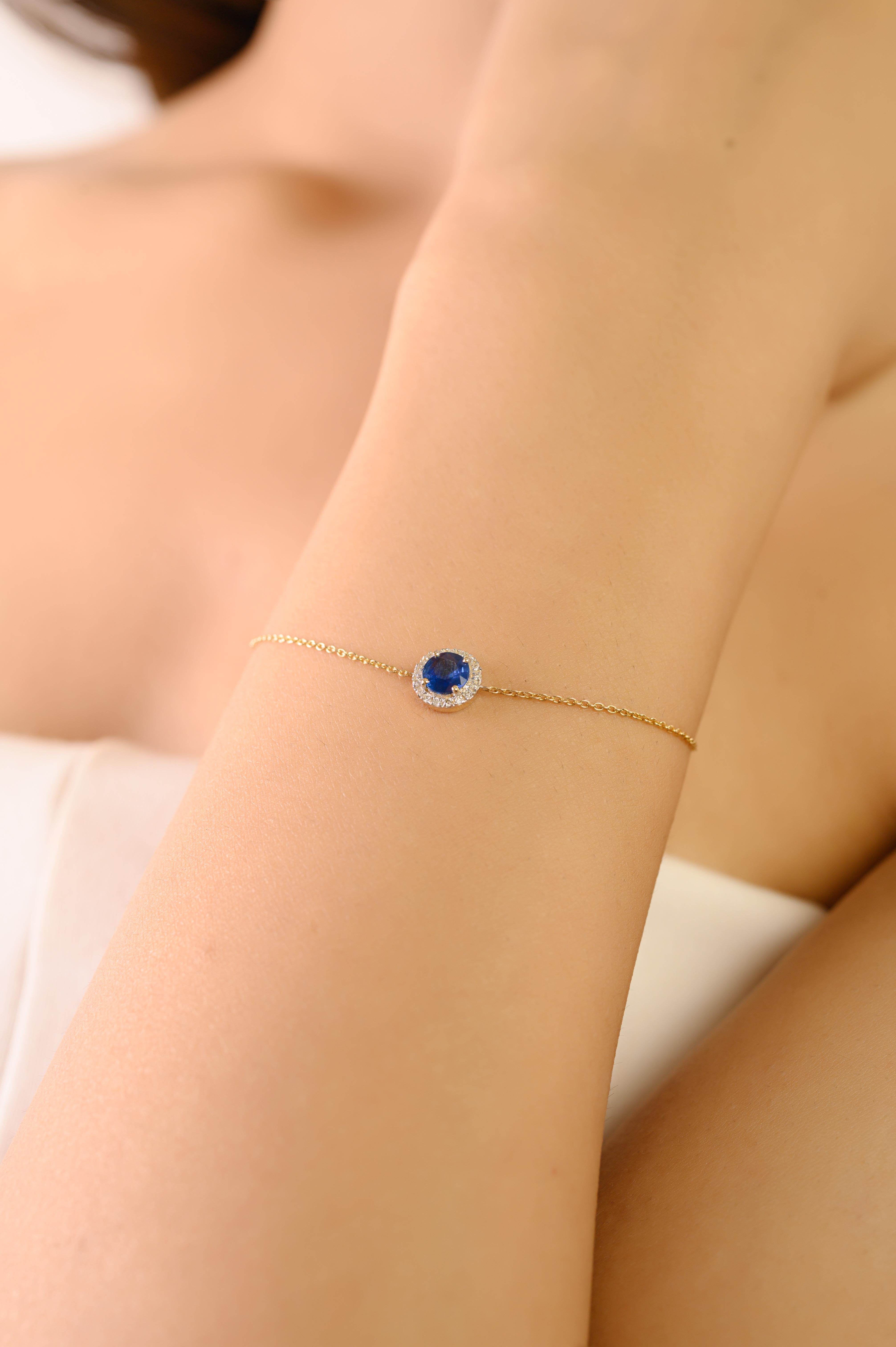 Bracelet en or jaune 14K avec saphir bleu taillé en rond et diamant en halo Pour femmes en vente