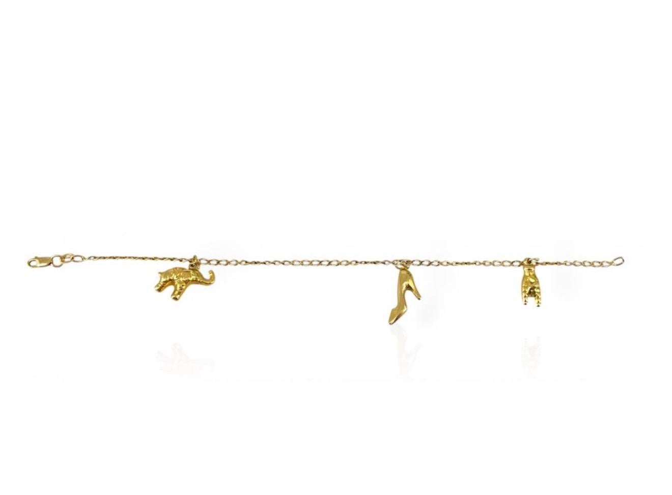 Bracciale con catena in oro giallo 14K con tre charme in vendita 2