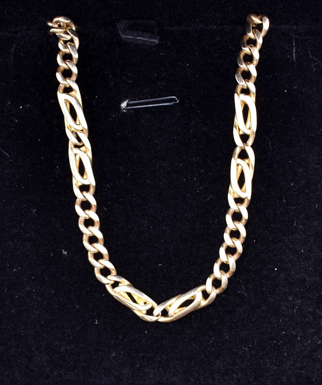 14k yellow gold chain. 32.6g, length: 61cm


RRP: £3,260