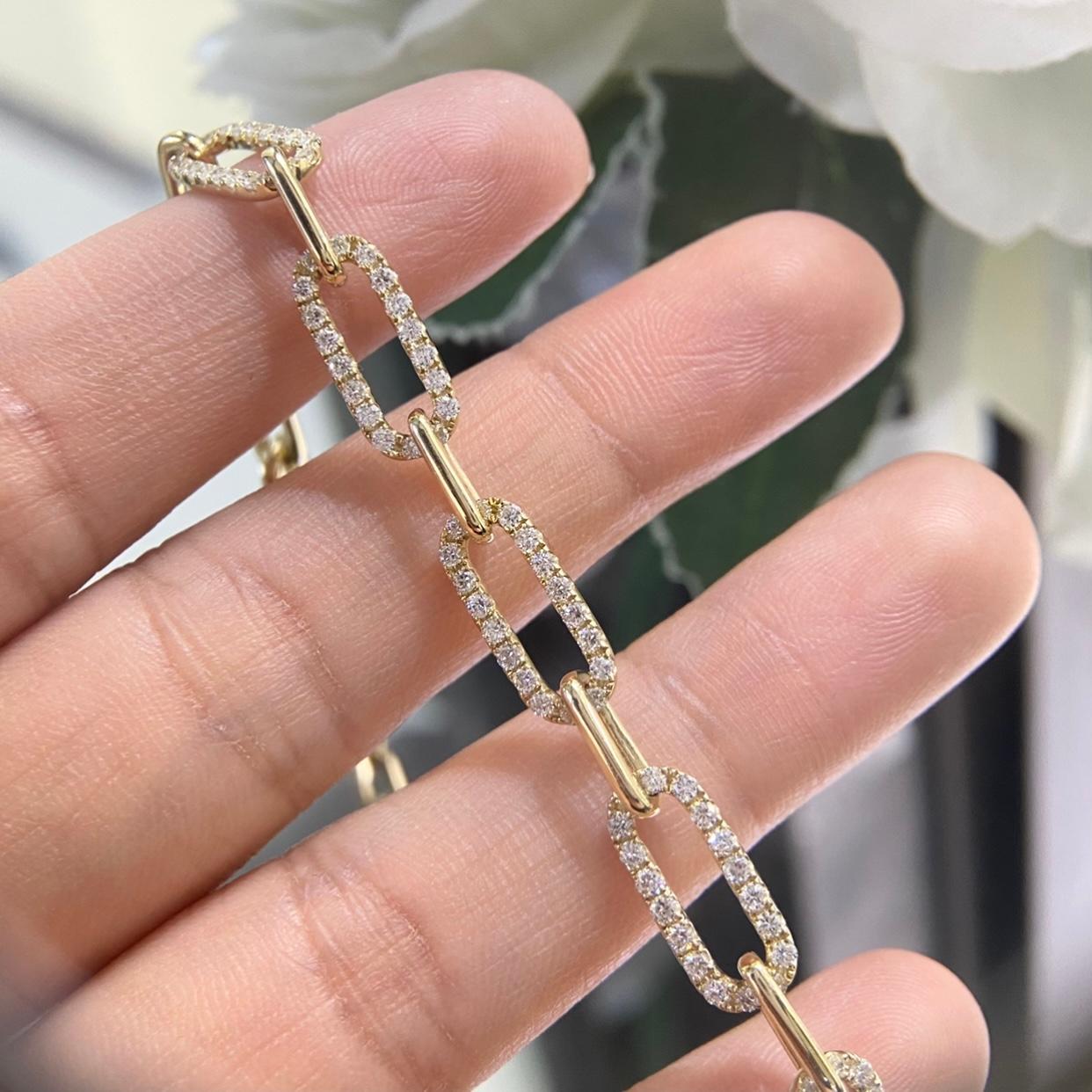 Taille ronde Bracelet à maillons en or jaune 14 carats avec maillons en diamants alternés en vente