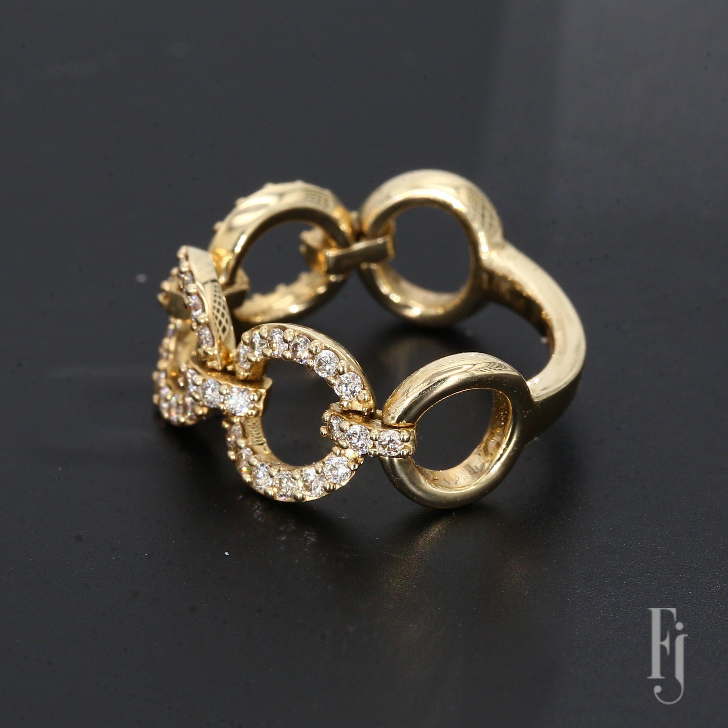 14k Yellow Gold Chain-Link Ring with Accent Diamonds - Size 6.25 In condizioni buone in vendita a Scottsdale, AZ