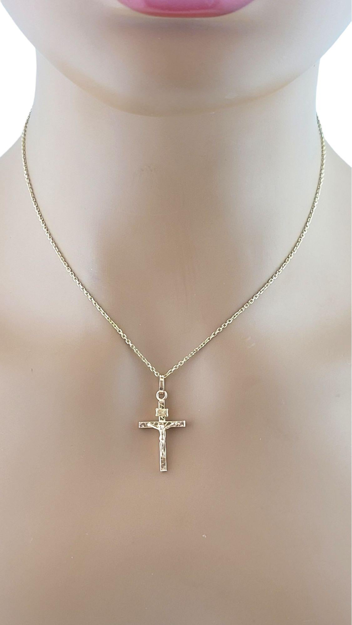 14K Yellow Gold Chain With Crucifix Pendant #14314 For Sale 4