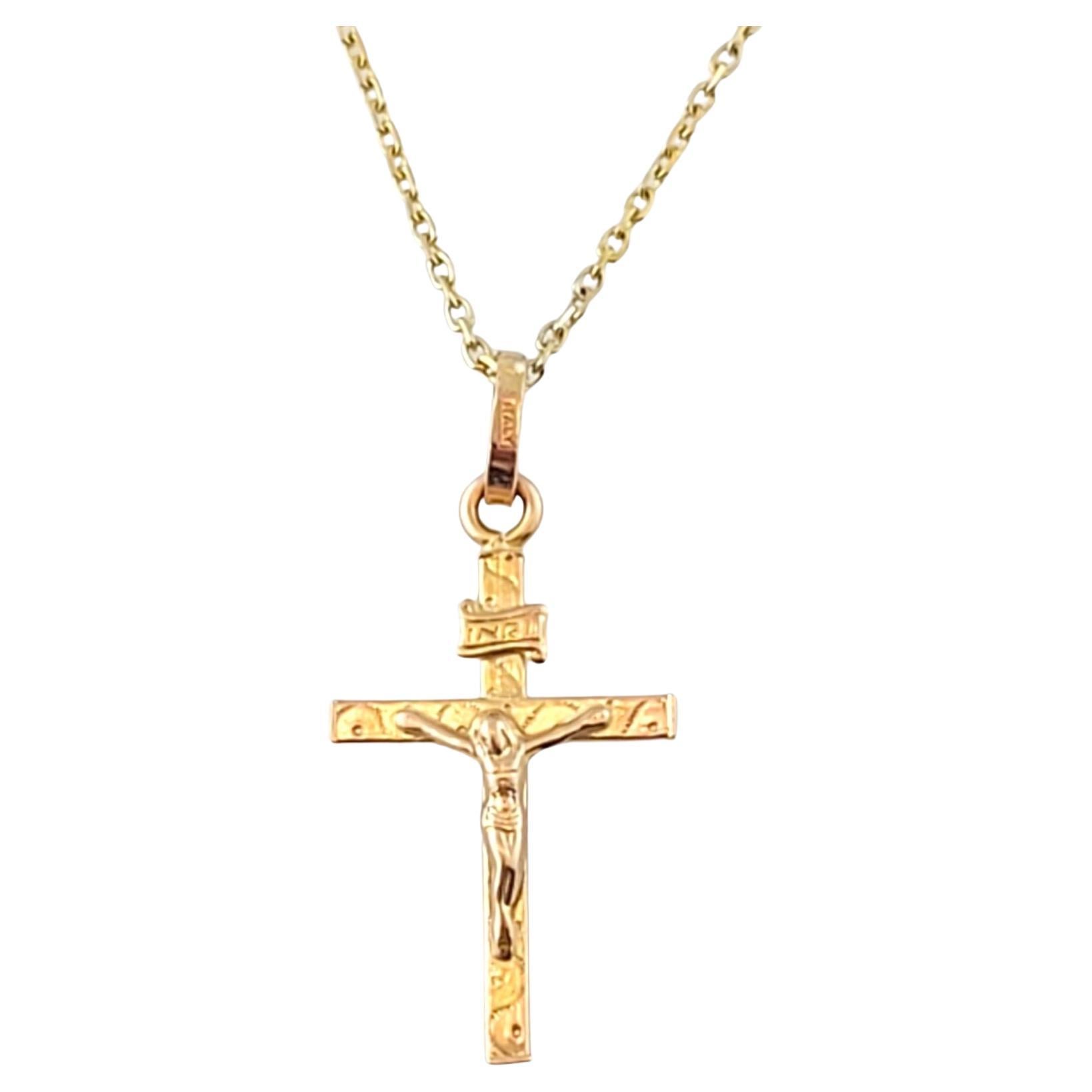 14K Yellow Gold Chain With Crucifix Pendant #14314 For Sale