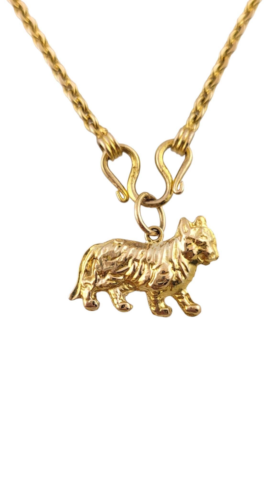 Beautiful 14K gold tiger pendant on a gorgeous 14K gold chain to match!

Chain length: 16 1/4