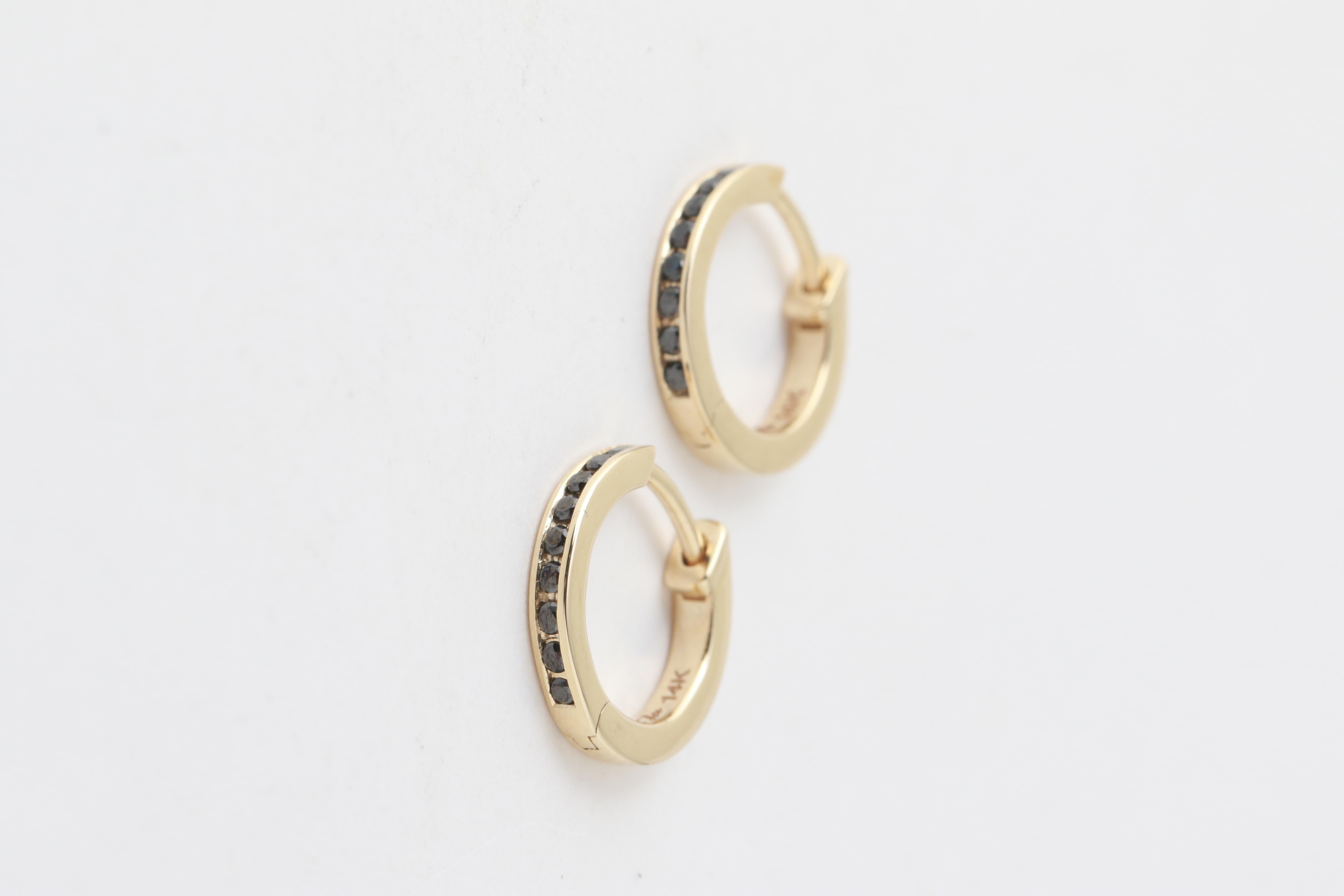 14k Yellow Gold Channel Set Black Diamond Hoop Earrings In New Condition For Sale In Brooklyn, NY