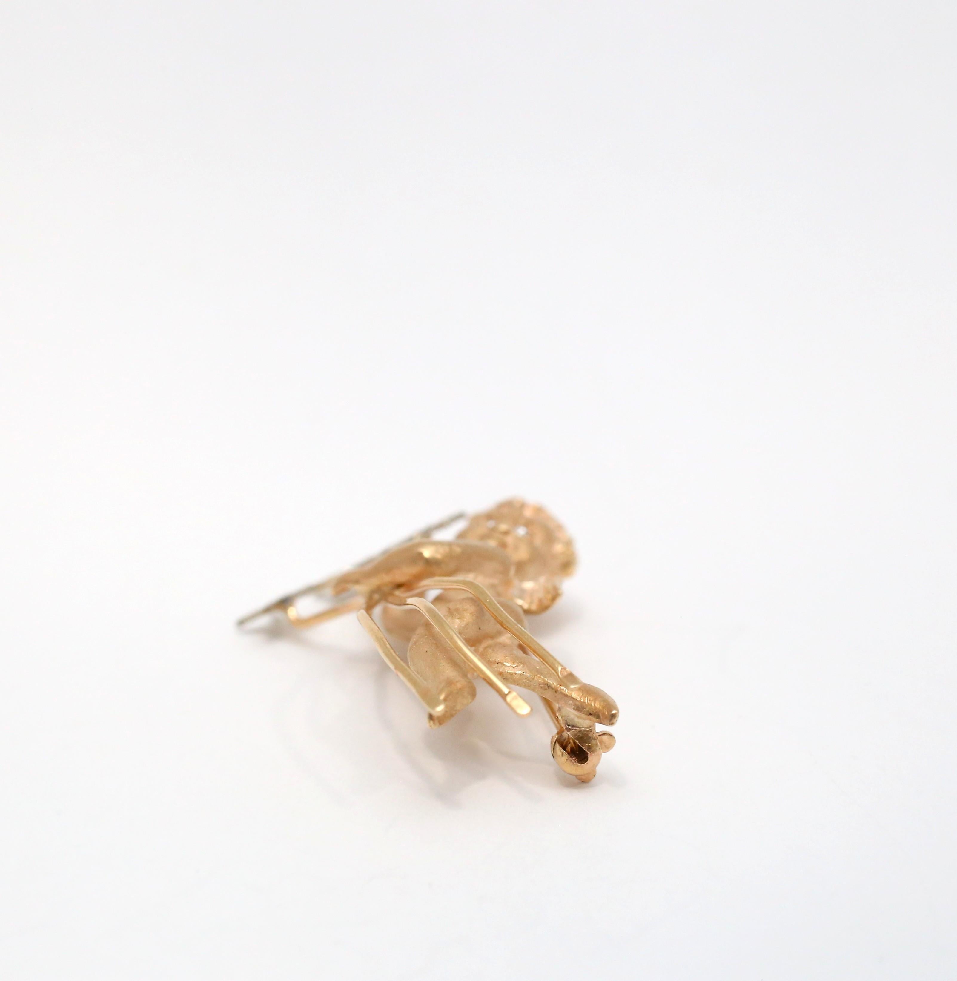 14k Yellow Gold Cherub Diamond Star Brooch, 6.3g For Sale 1
