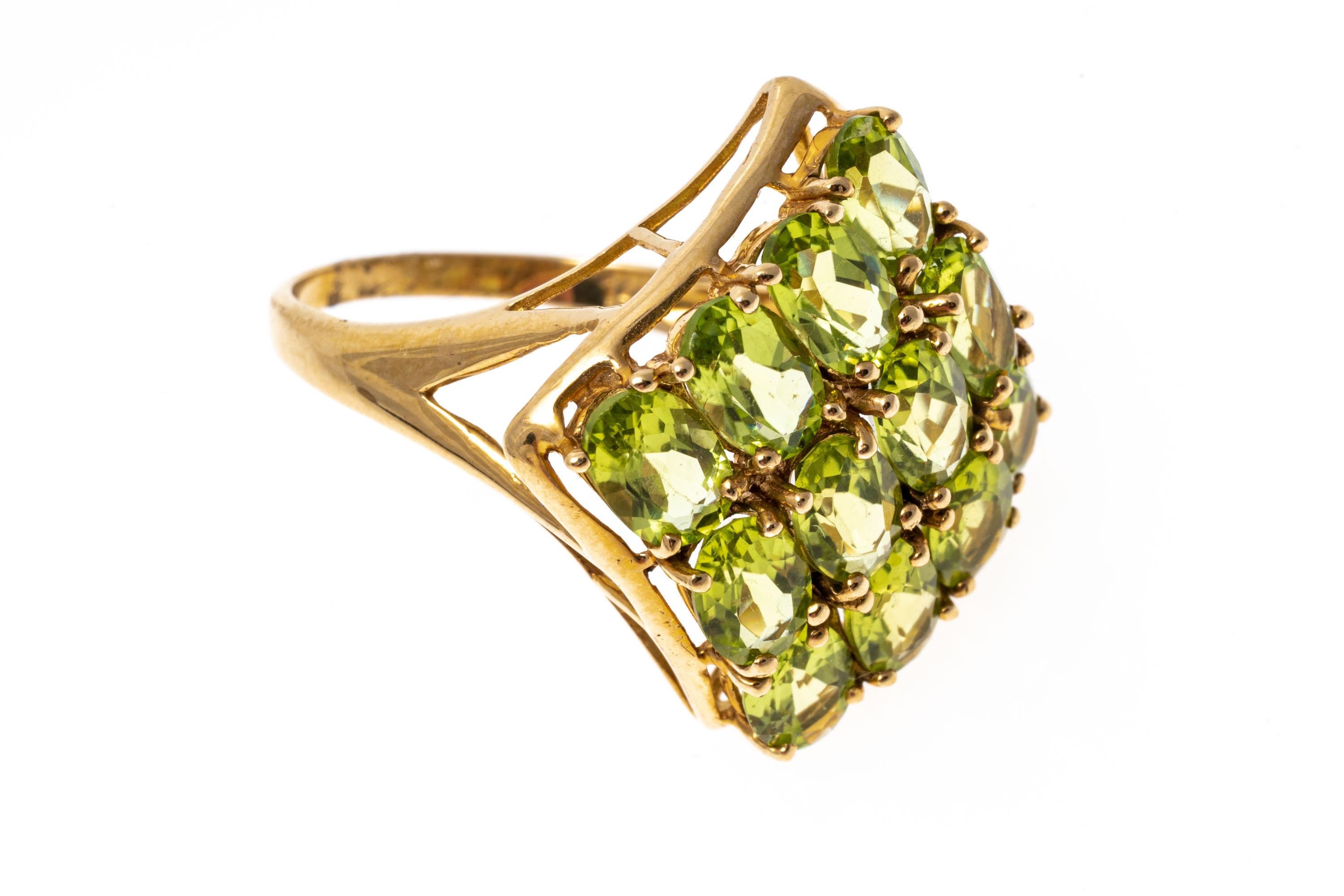 Oval Cut 14k Yellow Gold Chunky Green Peridot Oval Cluster Ring, Size 7 For Sale