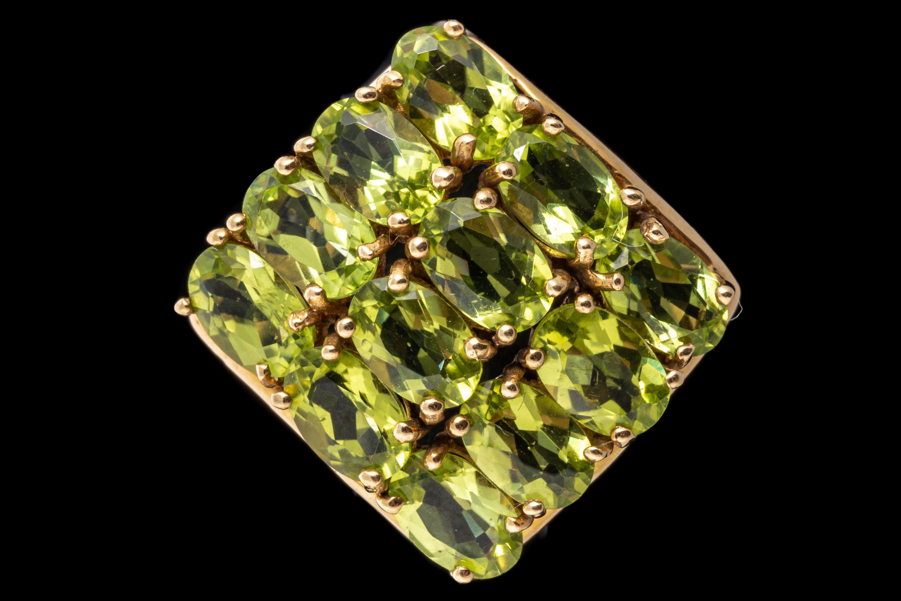 Women's 14k Yellow Gold Chunky Green Peridot Oval Cluster Ring, Size 7 For Sale