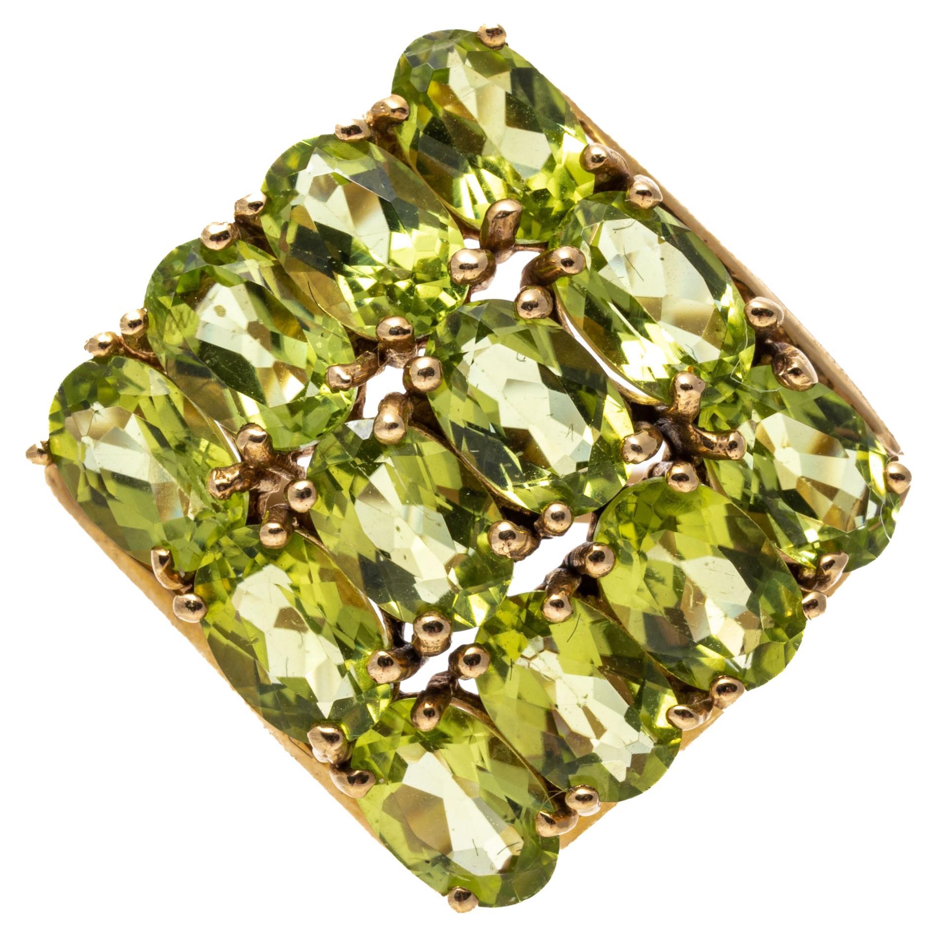 14k Yellow Gold Chunky Green Peridot Oval Cluster Ring, Size 7 For Sale