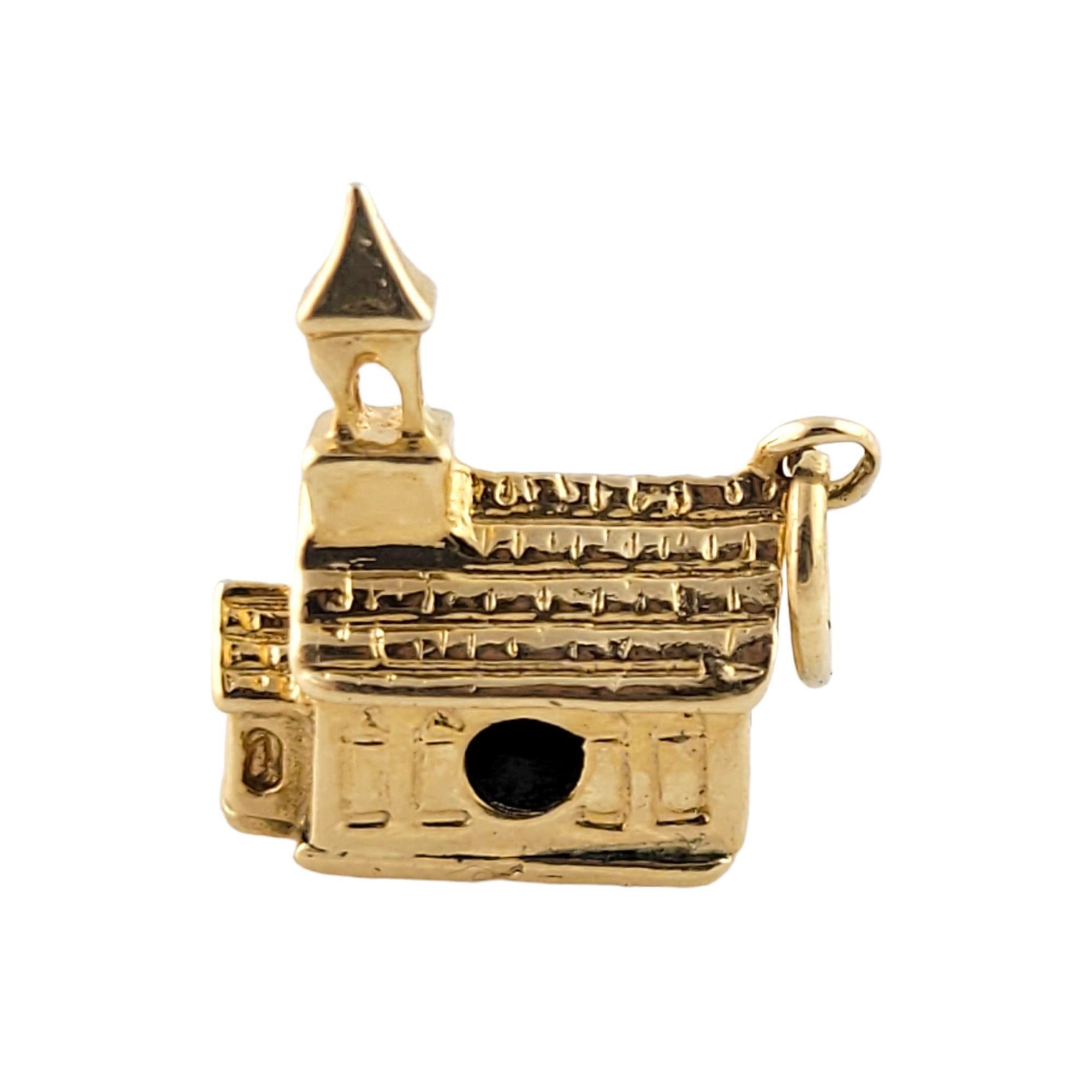14k Yellow Gold Church Charm In Good Condition For Sale In Washington Depot, CT