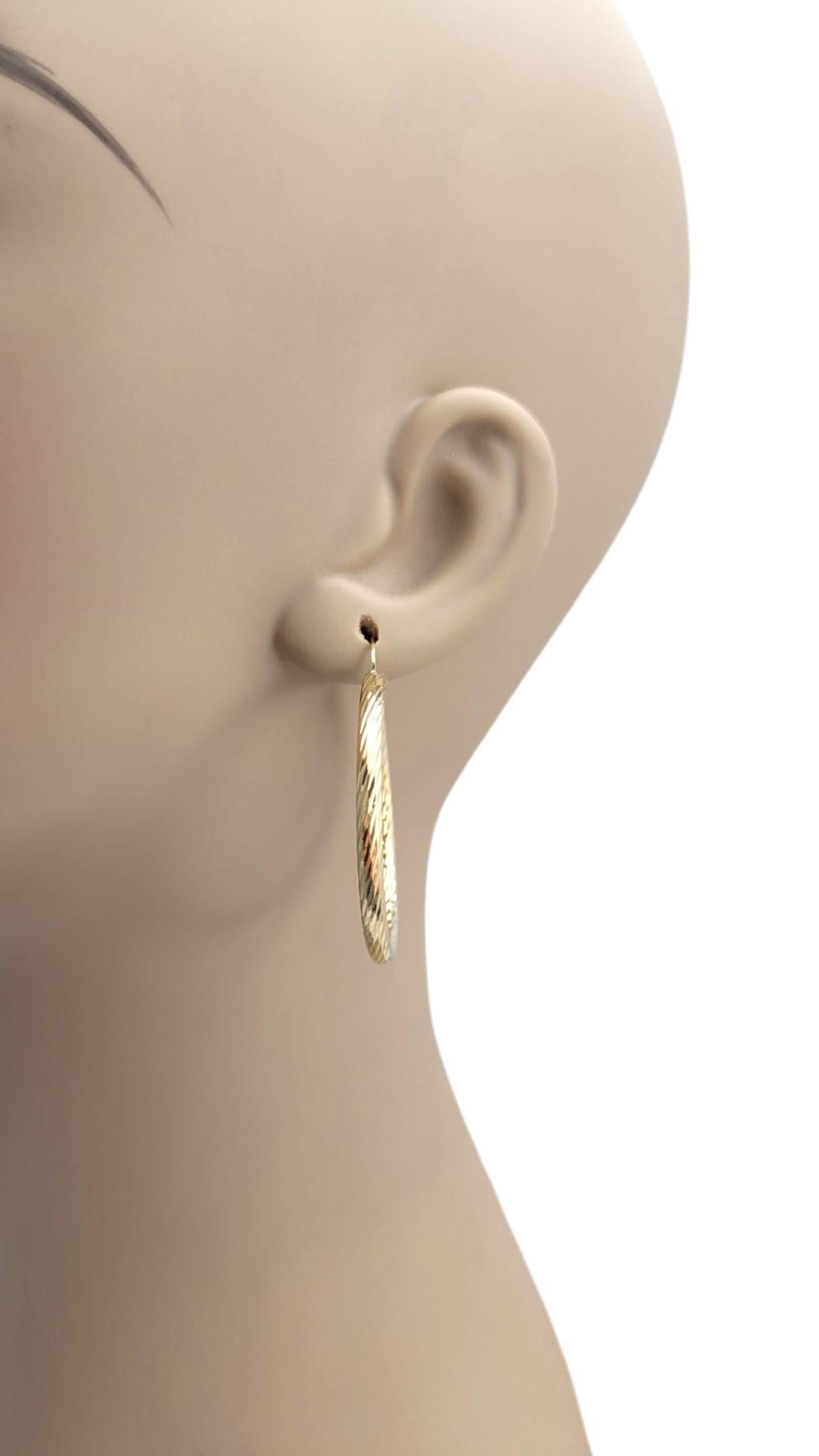 Pendientes de aro retorcidos en círculo de oro amarillo de 14 quilates #21660 en venta 5