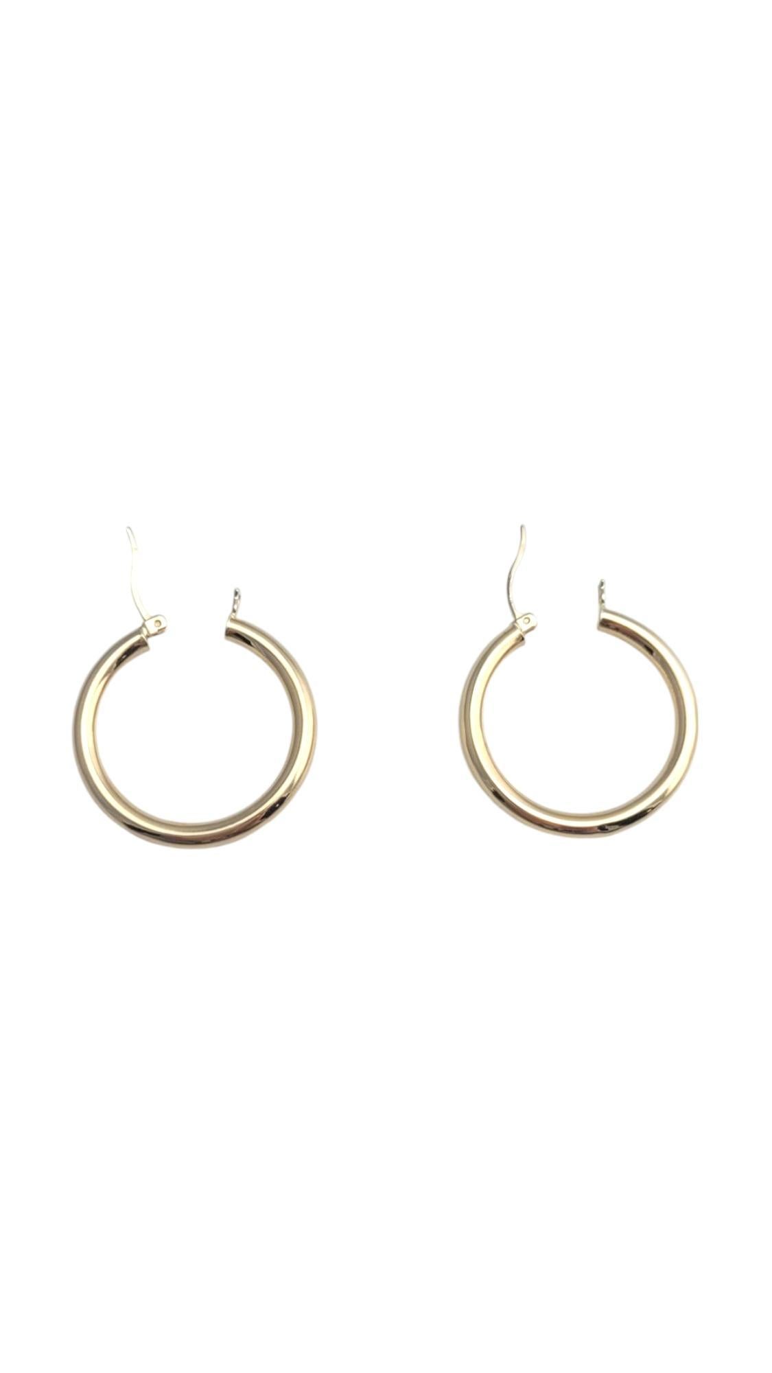 14K Yellow Gold Circular Hoop Earrings #21113 In Good Condition For Sale In Washington Depot, CT
