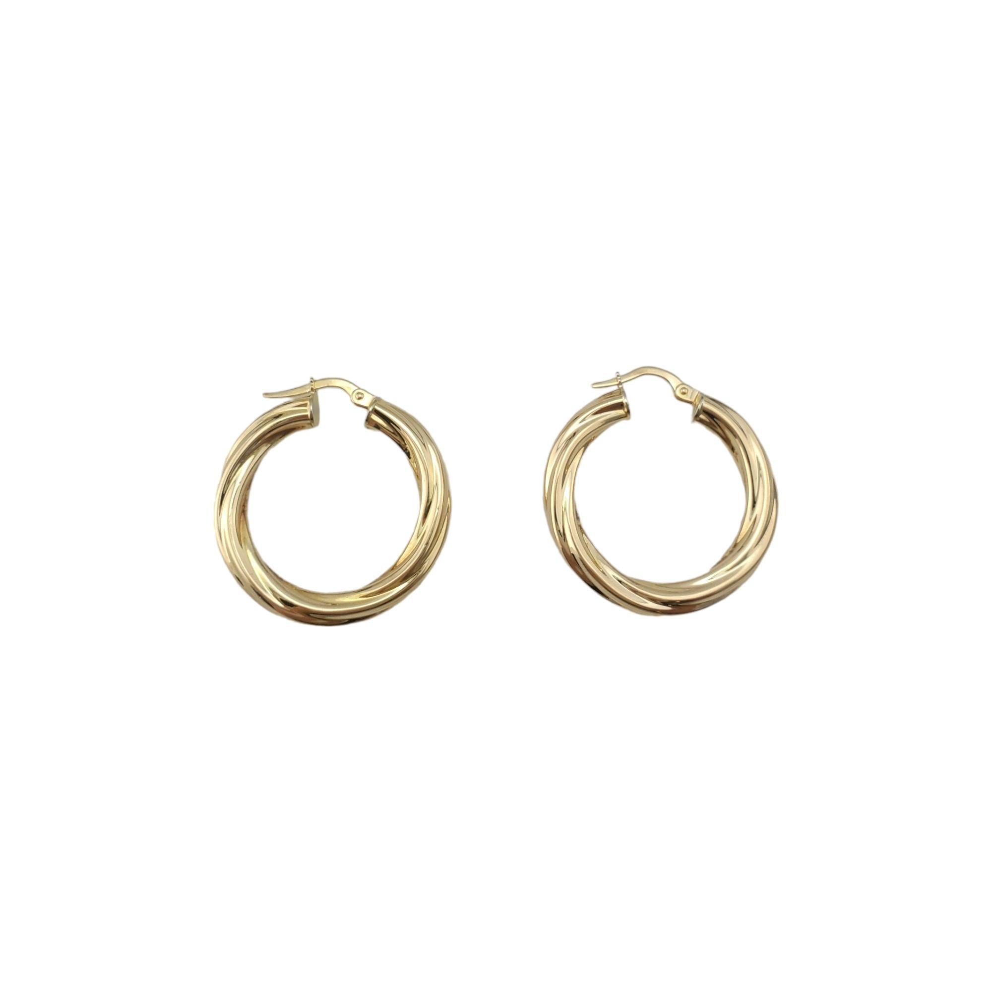 14K Yellow Gold Circular Twisted Hoop Earrings #17307 In Good Condition For Sale In Washington Depot, CT