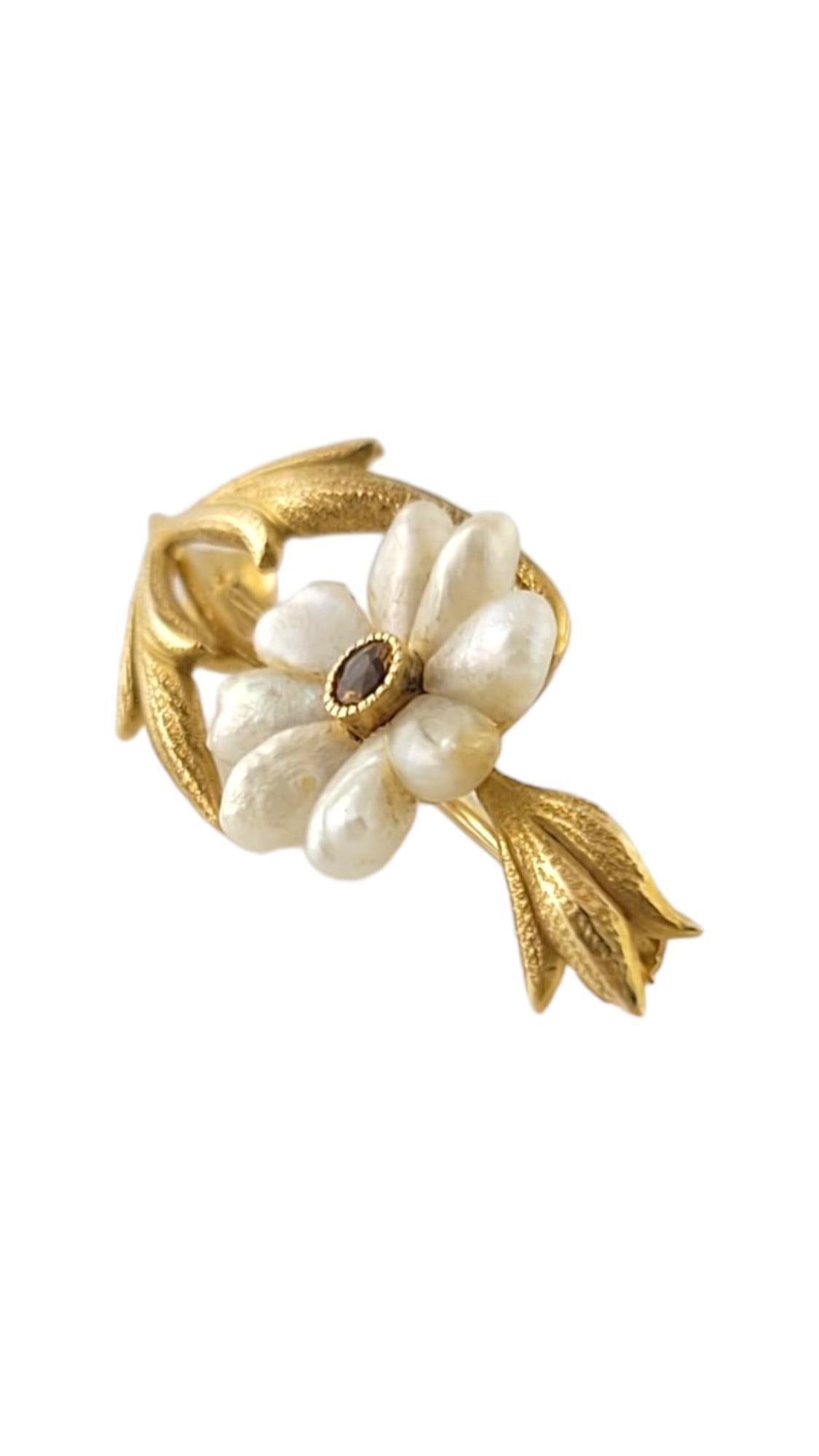 14K Yellow Gold Citrine & Baroque Keshi Pearl Flower Motif

This gorgeous brooch is crafted from 14K yellow gold and features 8 baroque keshi pearls with 1 citrine stone in the center to represent a beautiful flower!

Size: 34.5mm X 13.4mm X