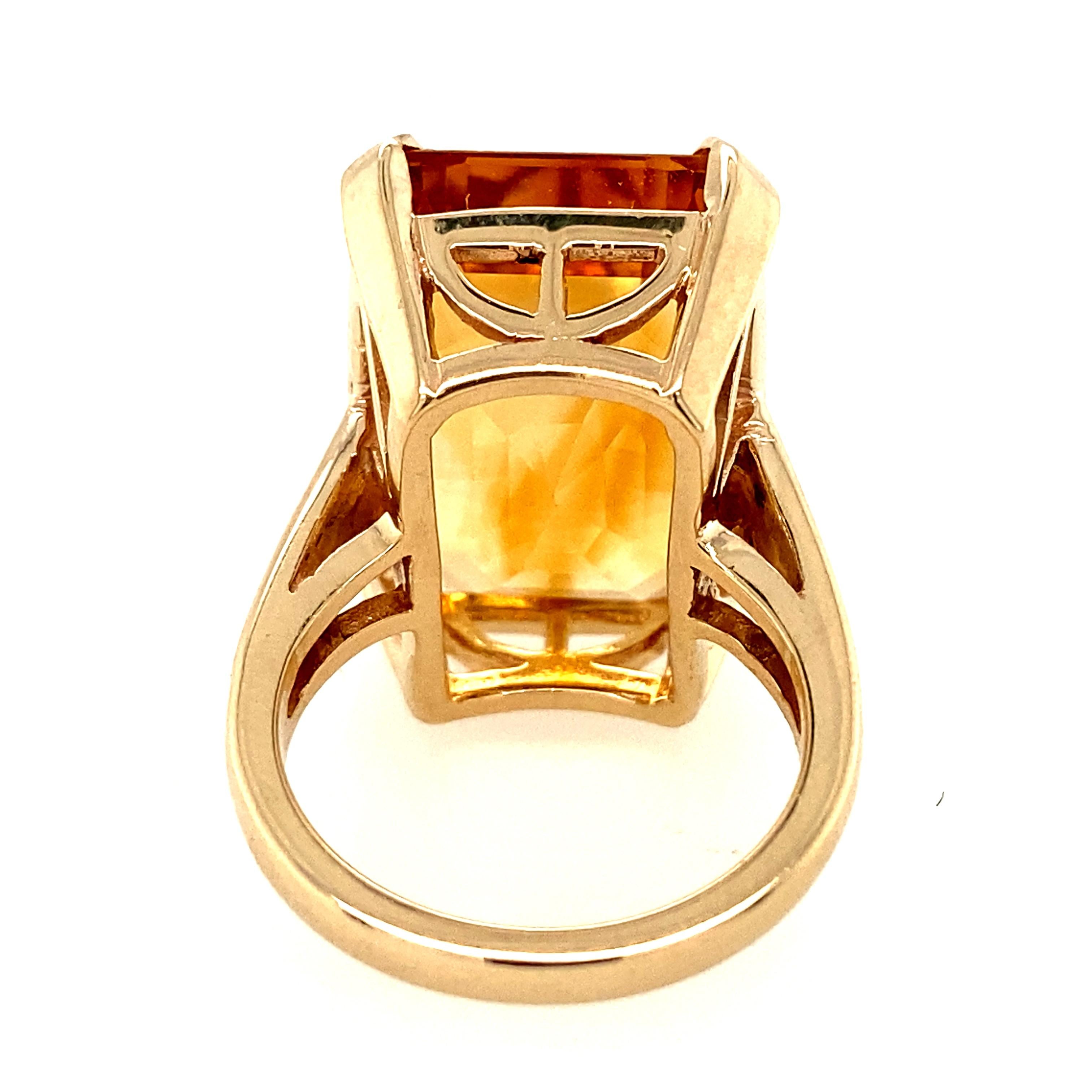 14k Yellow Gold Citrine Cocktail Ring In Good Condition For Sale In Towson, MD