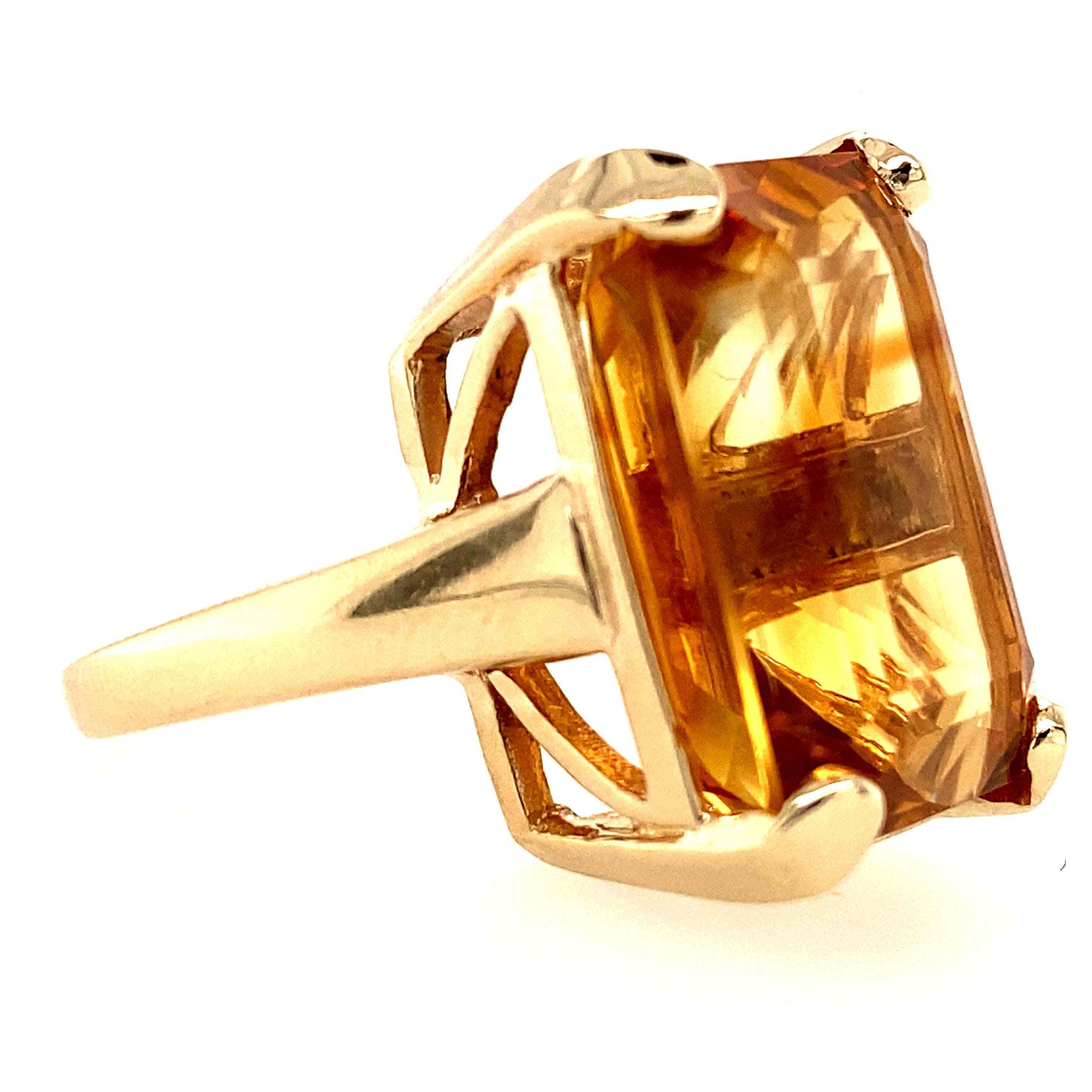 Women's or Men's 14k Yellow Gold Citrine Cocktail Ring For Sale
