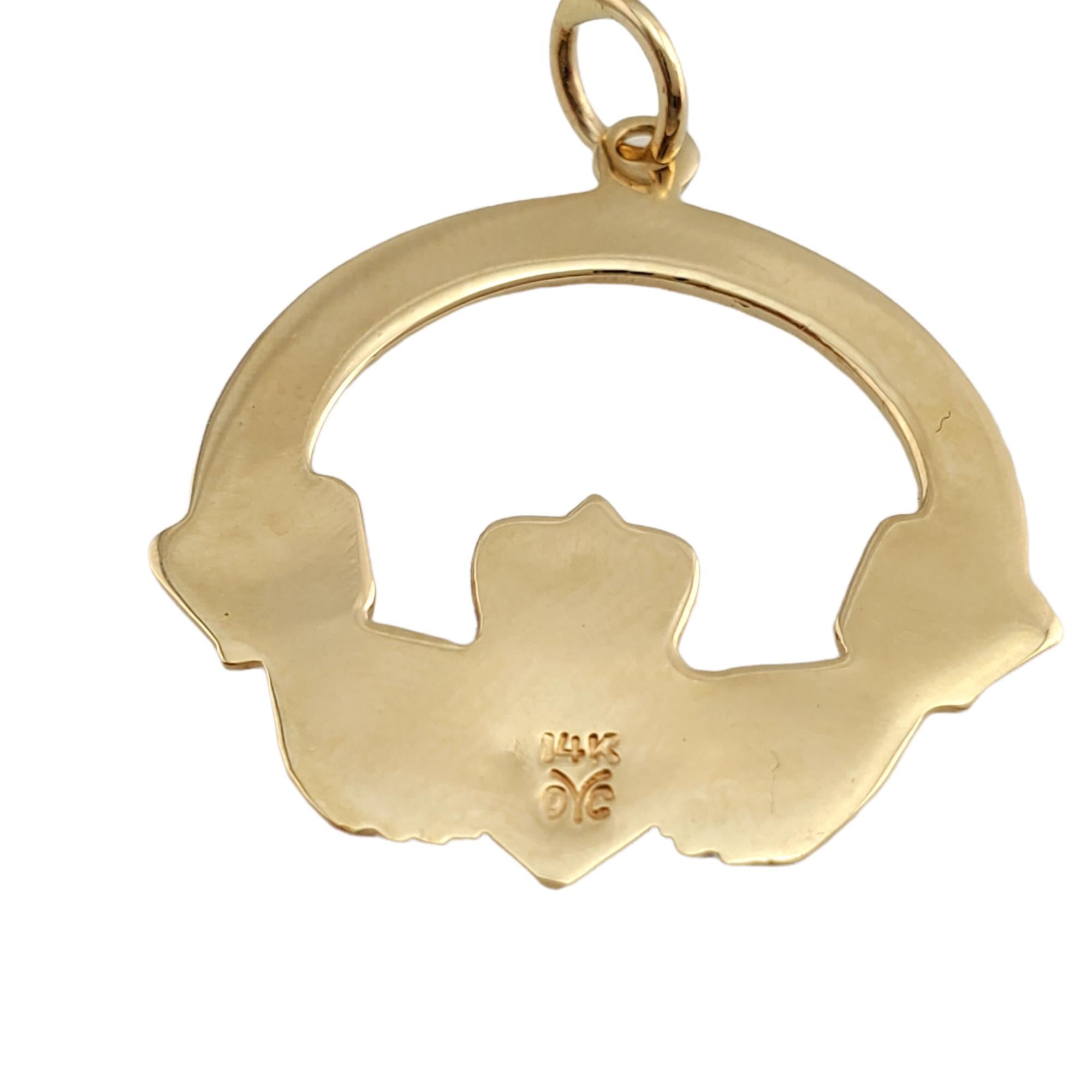 14K Yellow Gold Claddagh Charm In Good Condition In Washington Depot, CT