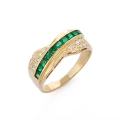 14K Yellow Gold Classic Zambian Emerald and Diamond Ring for Timeless Elegance