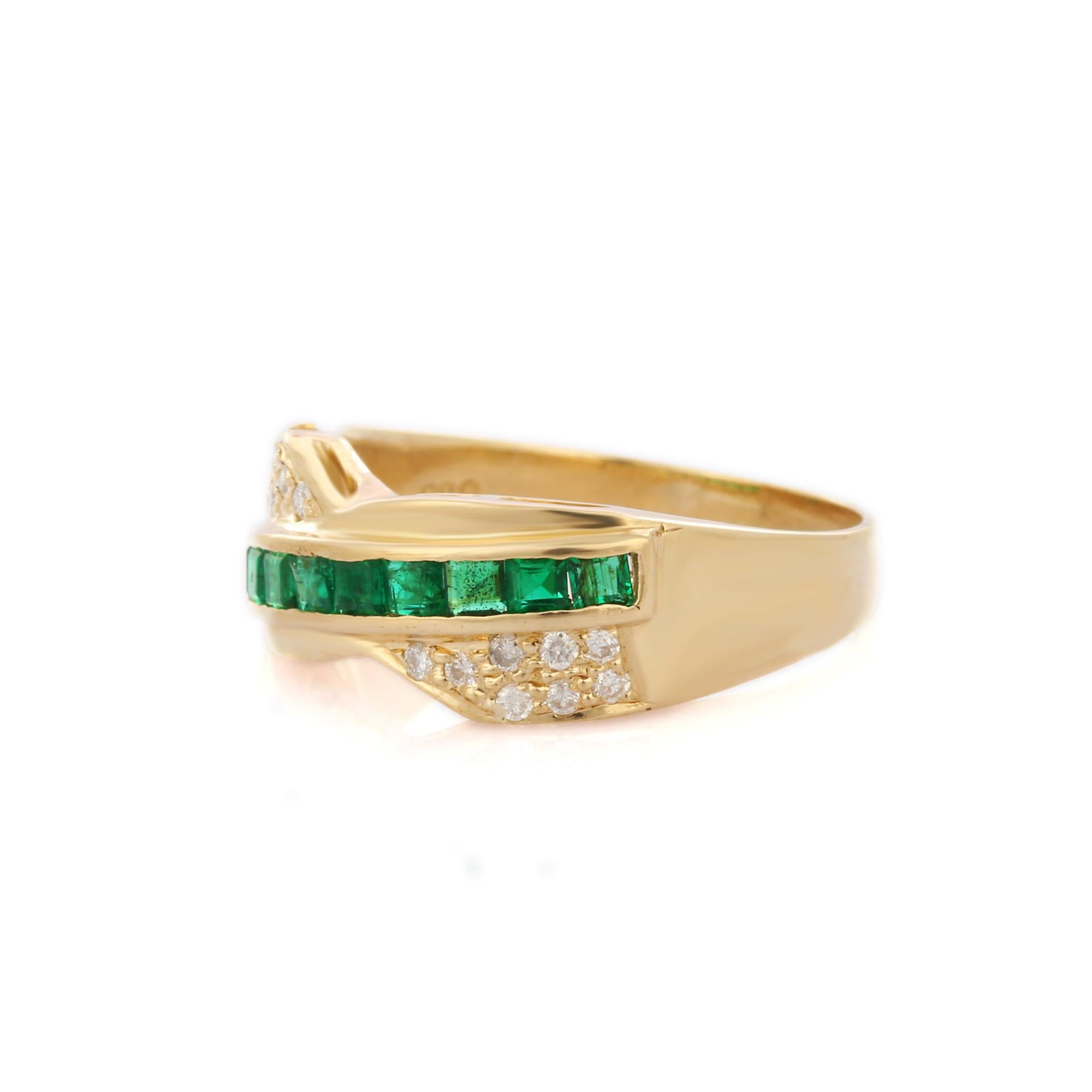 Im Angebot: 14 Karat Gelbgold Klassischer Verlobungsring mit Smaragd und Diamant () 3