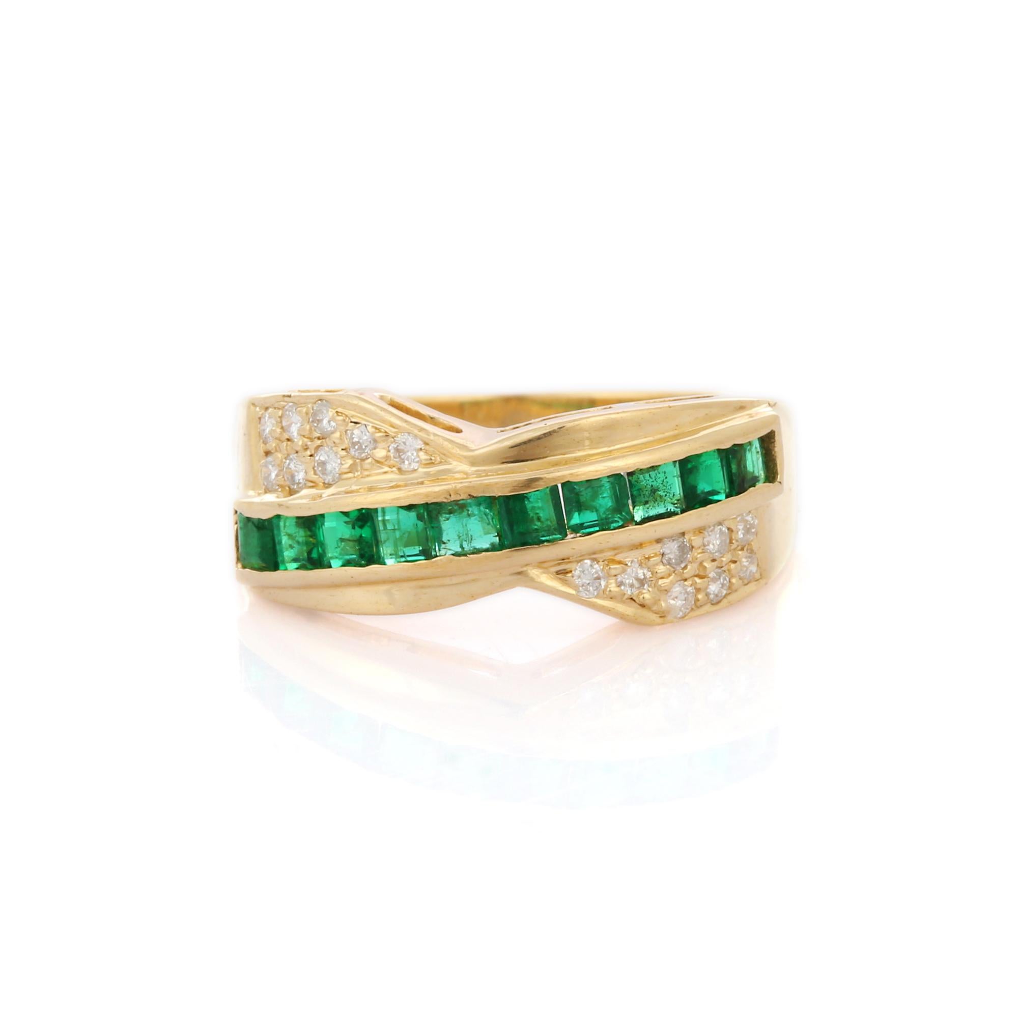 Im Angebot: 14 Karat Gelbgold Klassischer Verlobungsring mit Smaragd und Diamant () 5