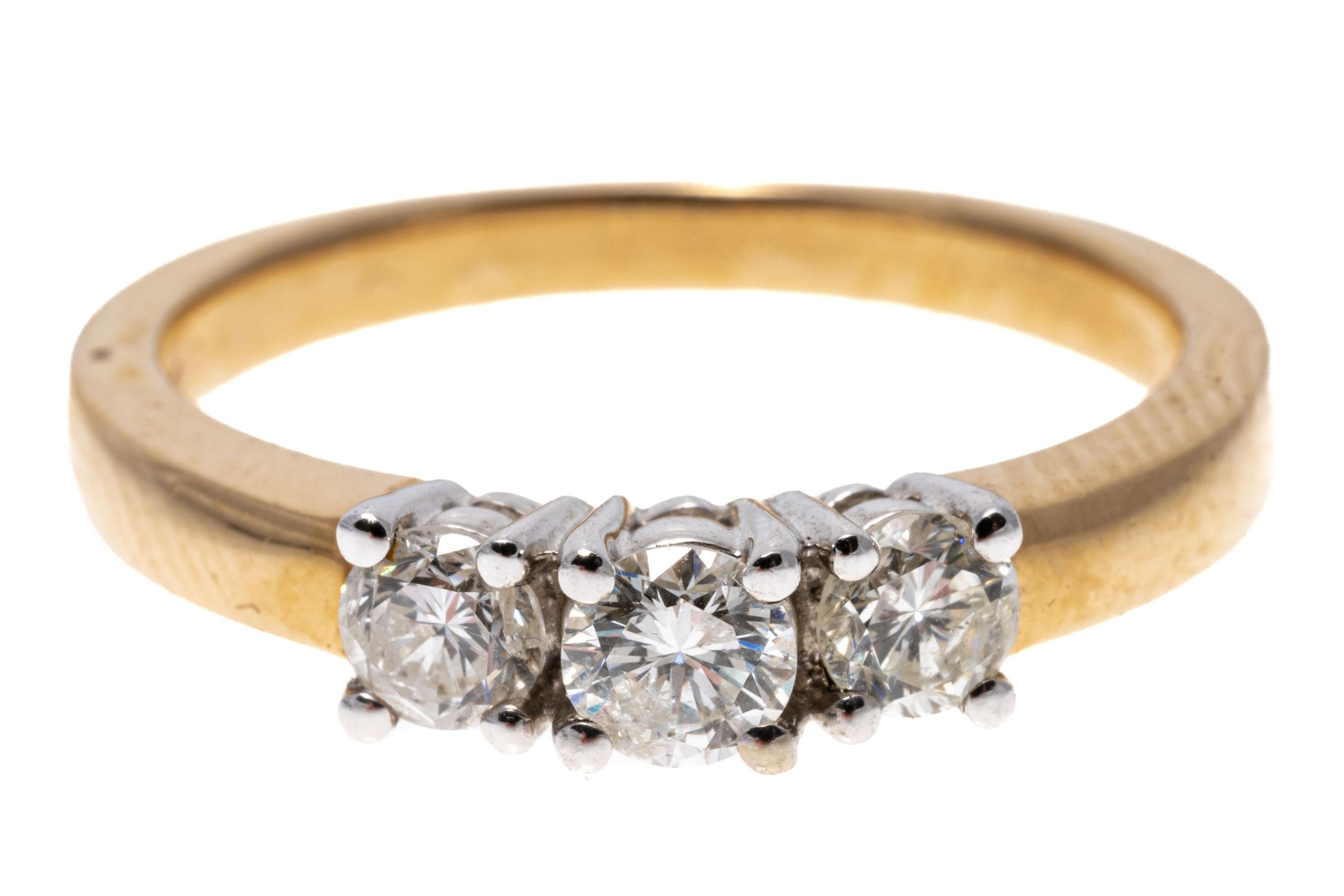 14K Yellow Gold Classic Three Stone Round Diamond Ring In Good Condition For Sale In Southport, CT