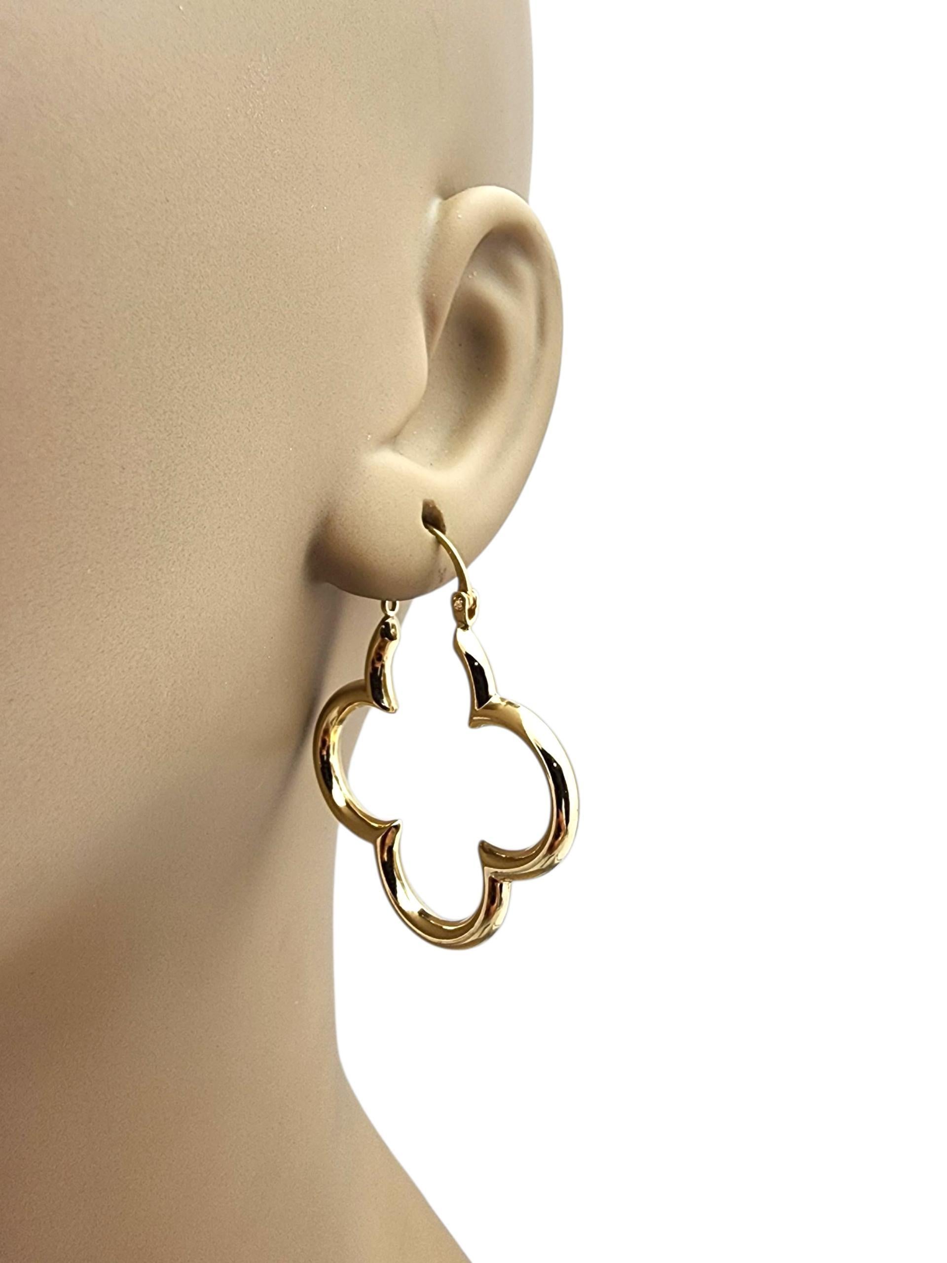 14K Yellow Gold Clover Hoop Earrings #22719 For Sale 1