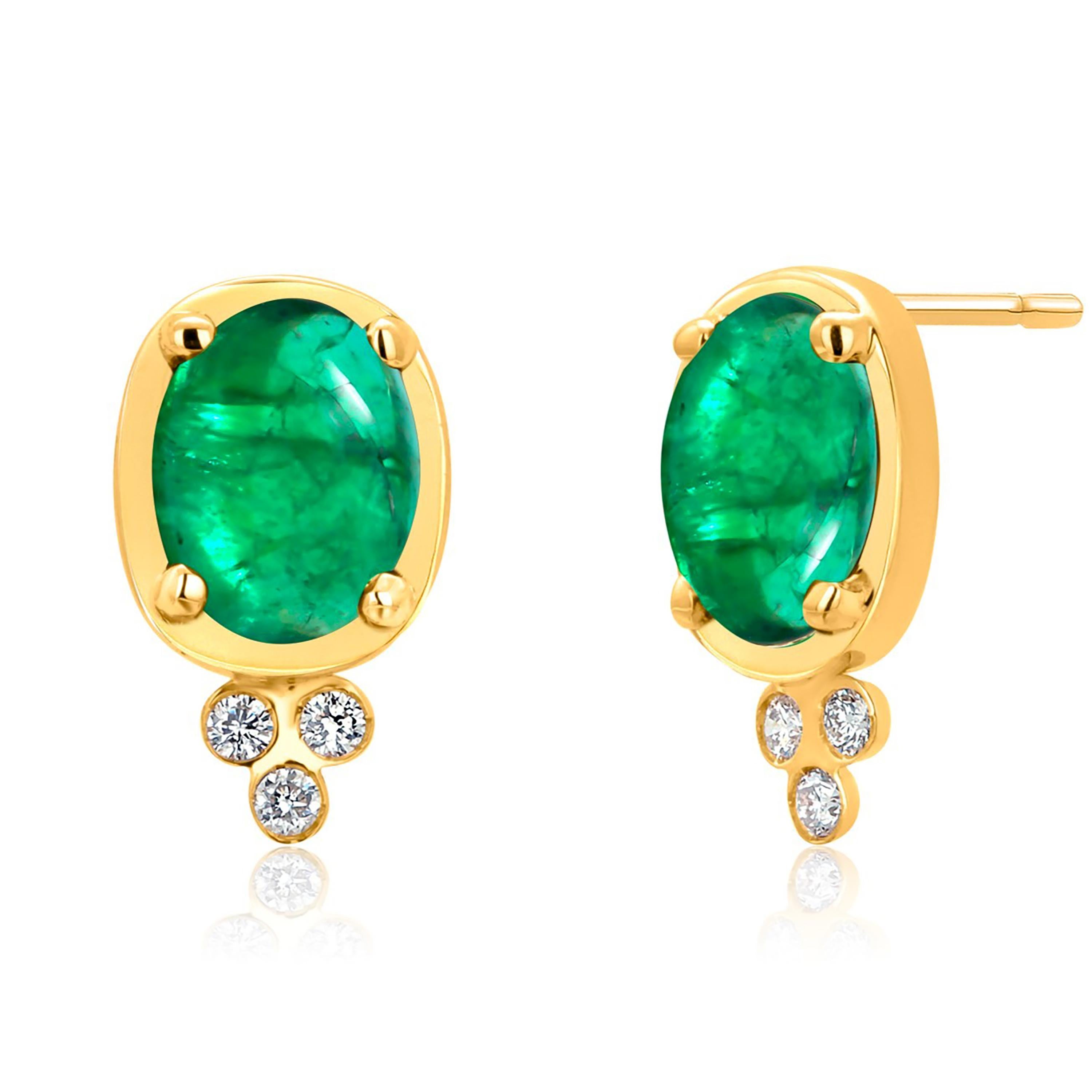 Orecchini con castone in oro giallo 14K con smeraldo colombiano cabochon e diamanti In condizioni Nuovo in vendita a New York, NY