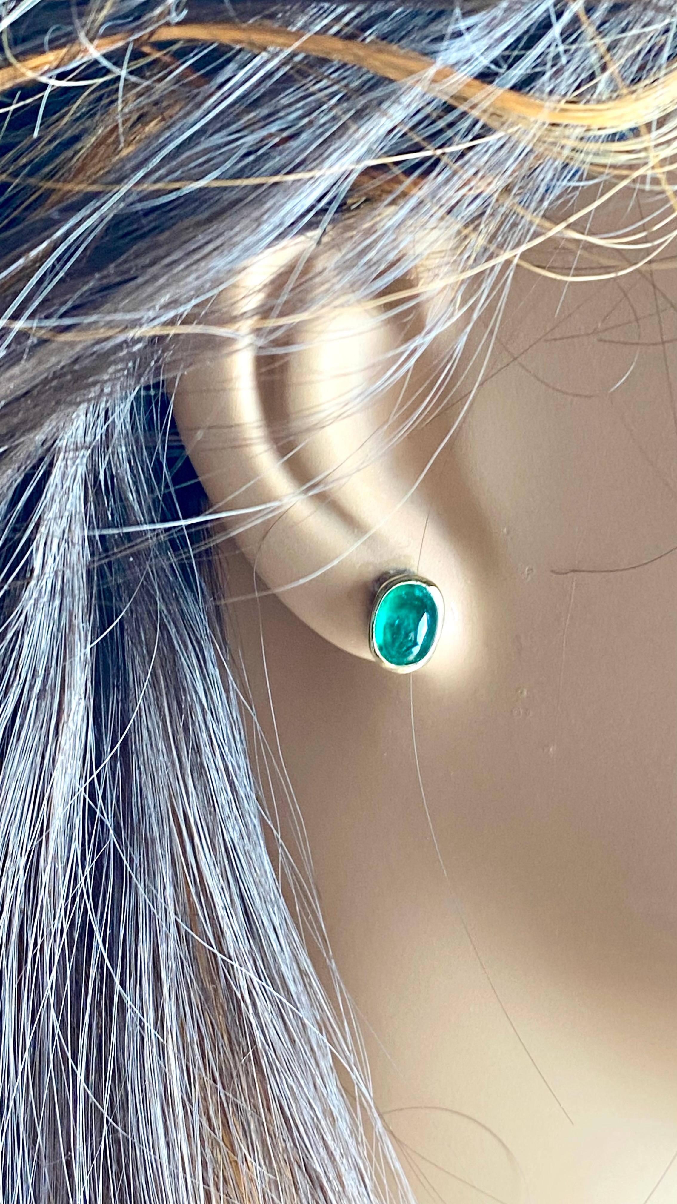 Contemporary 14K Yellow Gold Colombian Cabochon Emerald Bezel Set Stud Earrings