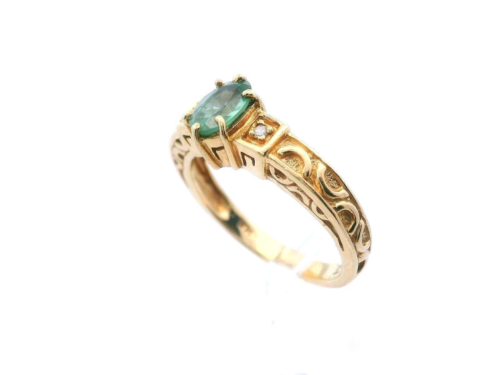Contemporary 14K Yellow Gold Color Change Alexandrite & Diamond Ring