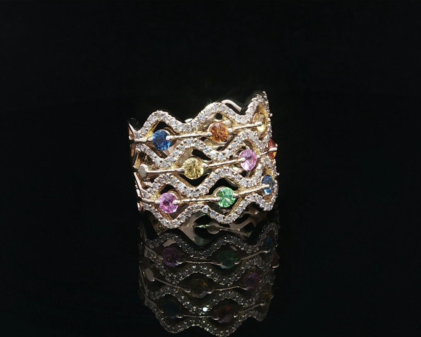 Taille brillant Bague à large bande ondulée en or jaune 14k Tourmaline Topaze Quartz et Diamant en vente