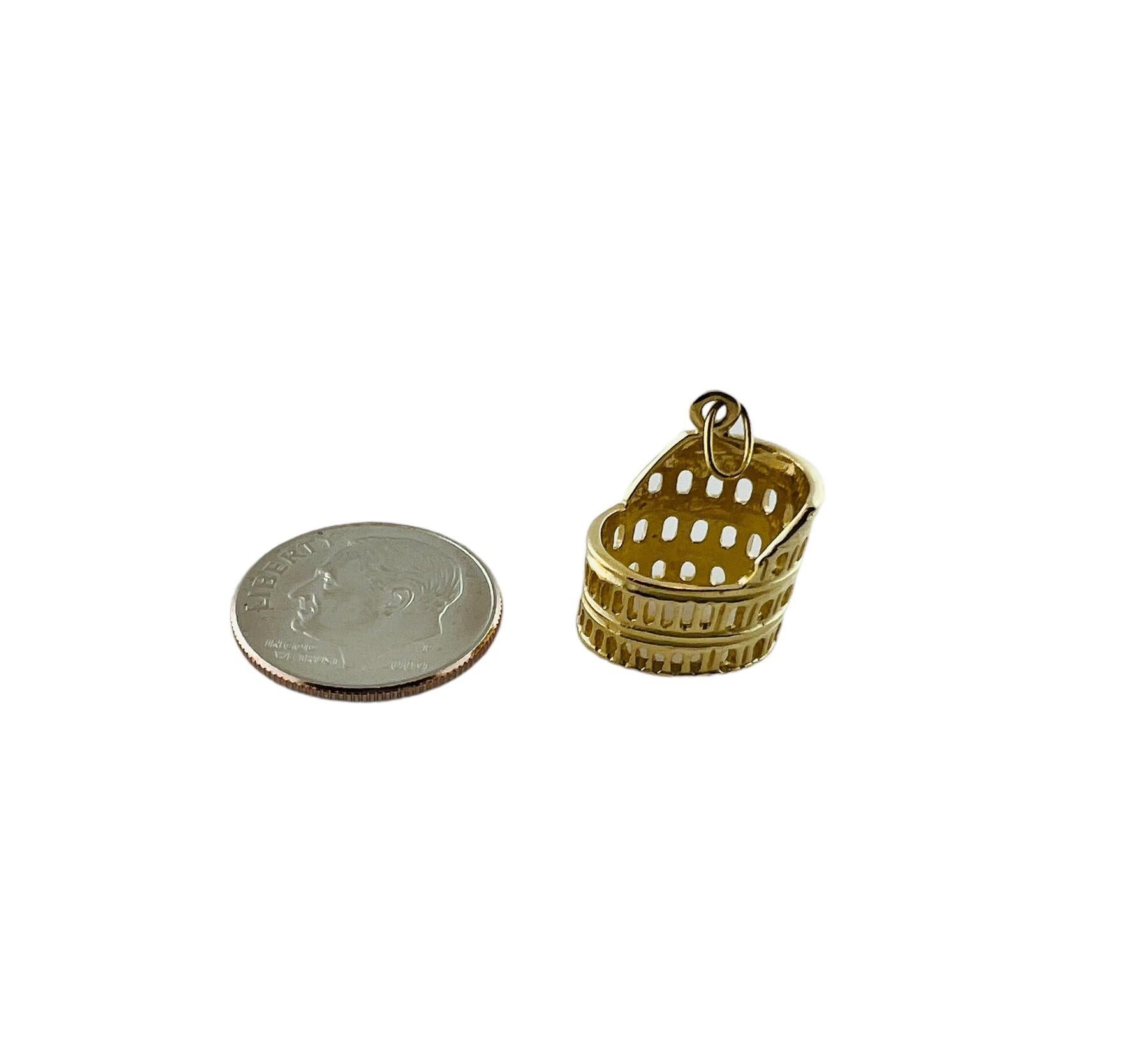 14K Yellow Gold Colosseum Charm #15442 For Sale 3