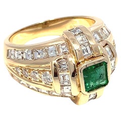 14k Gelbgold Kolumbianischer Smaragd und Carrs Diamant Herrenring