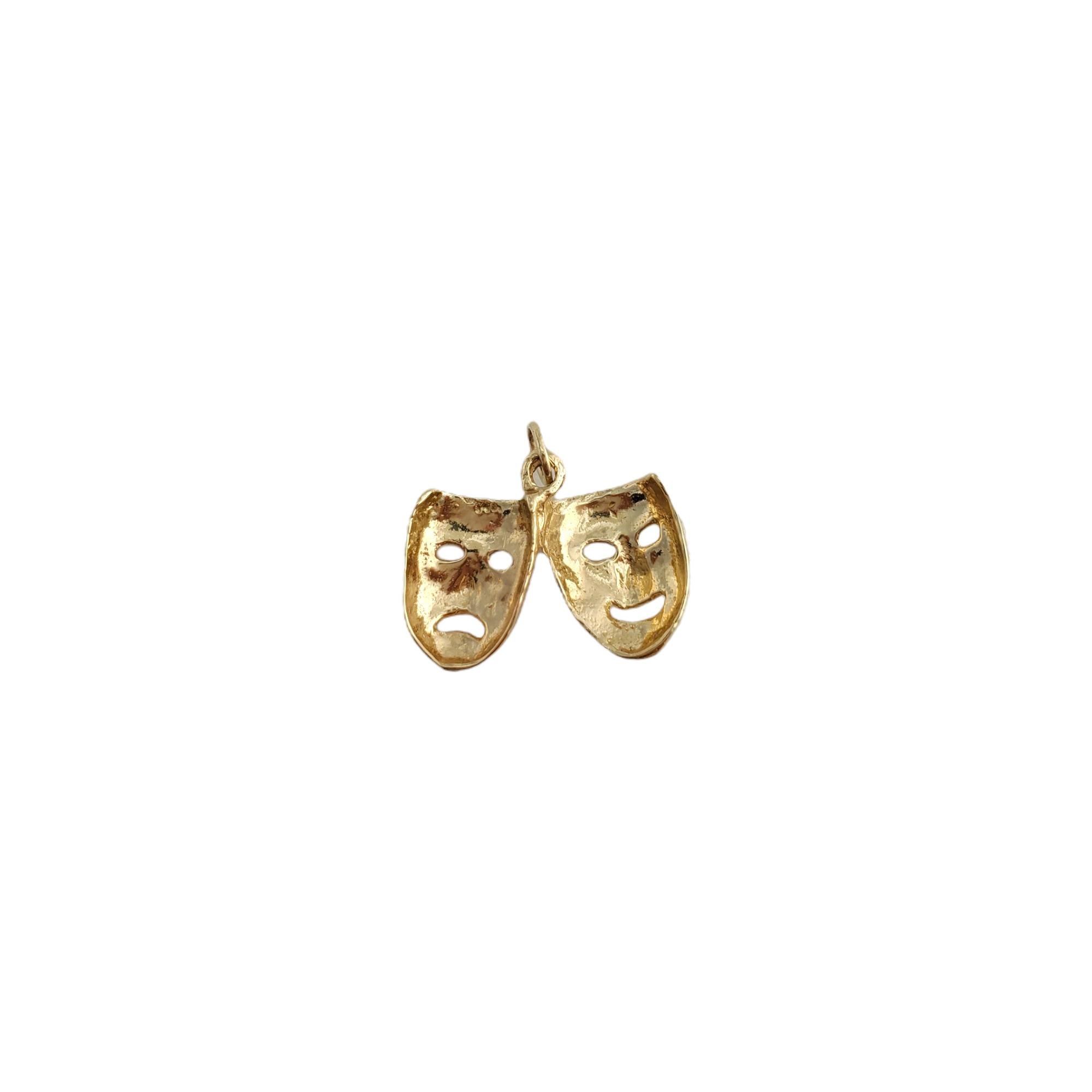 14K Yellow Gold Comedy & Tragedy Mask Charm

This is the perfect gift for the drama lover in your life!

This piece features a two-part charm with the comedy and tragedy face.

Size: 18.5 mm X 13.8 mm

Weight: 1.9 gr/ 1.2 dwt.

Hallmark: 14K

Very
