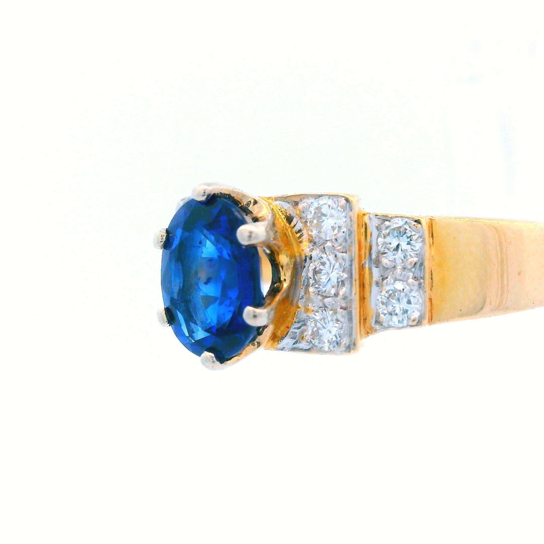 14K Yellow Gold Contemporary Blue Sapphire & Diamond Ring For Sale 2