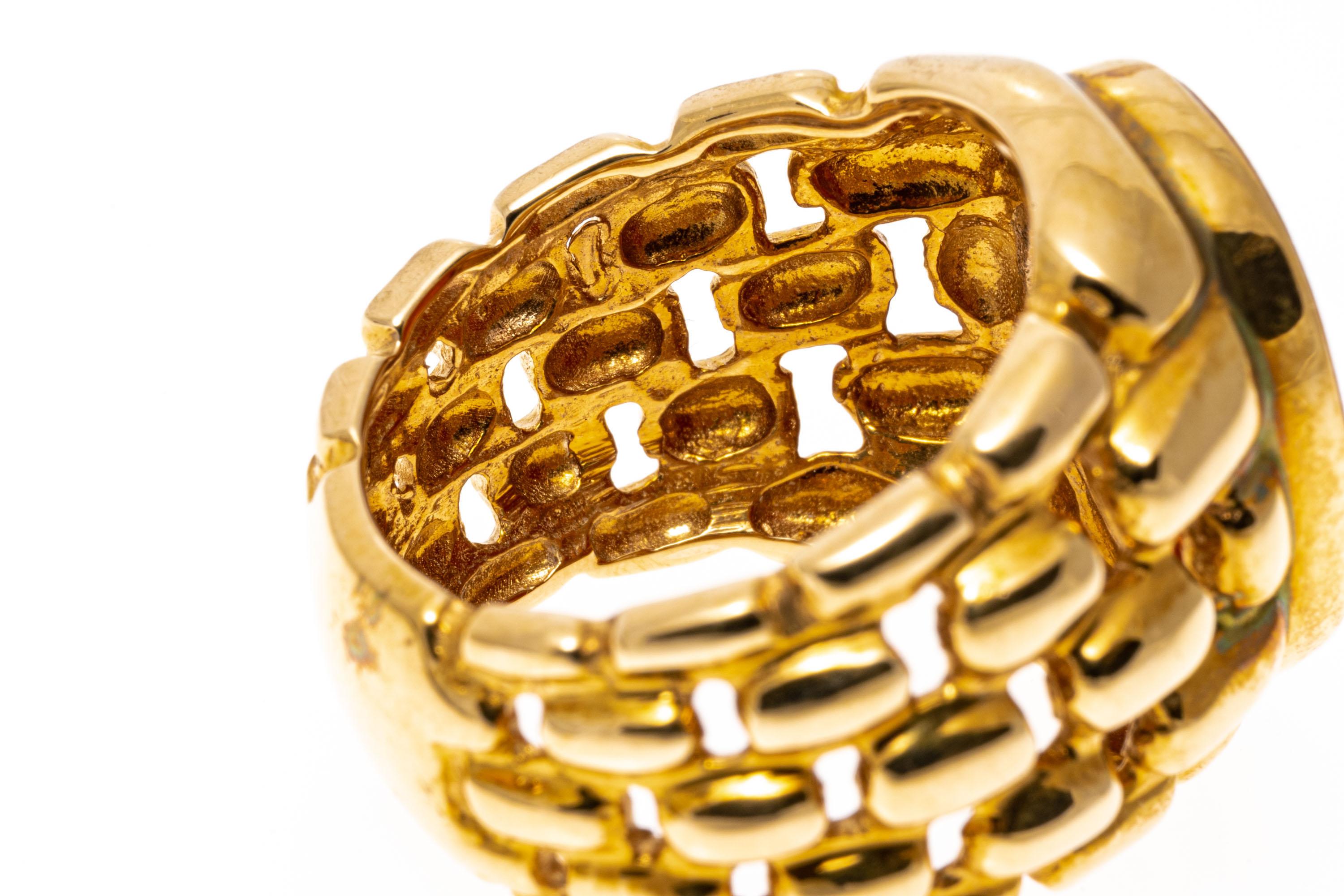 Taille cabochon Bague sigillaire contemporaine en or jaune 14 carats avec camée en cornaline massif de style camée en vente