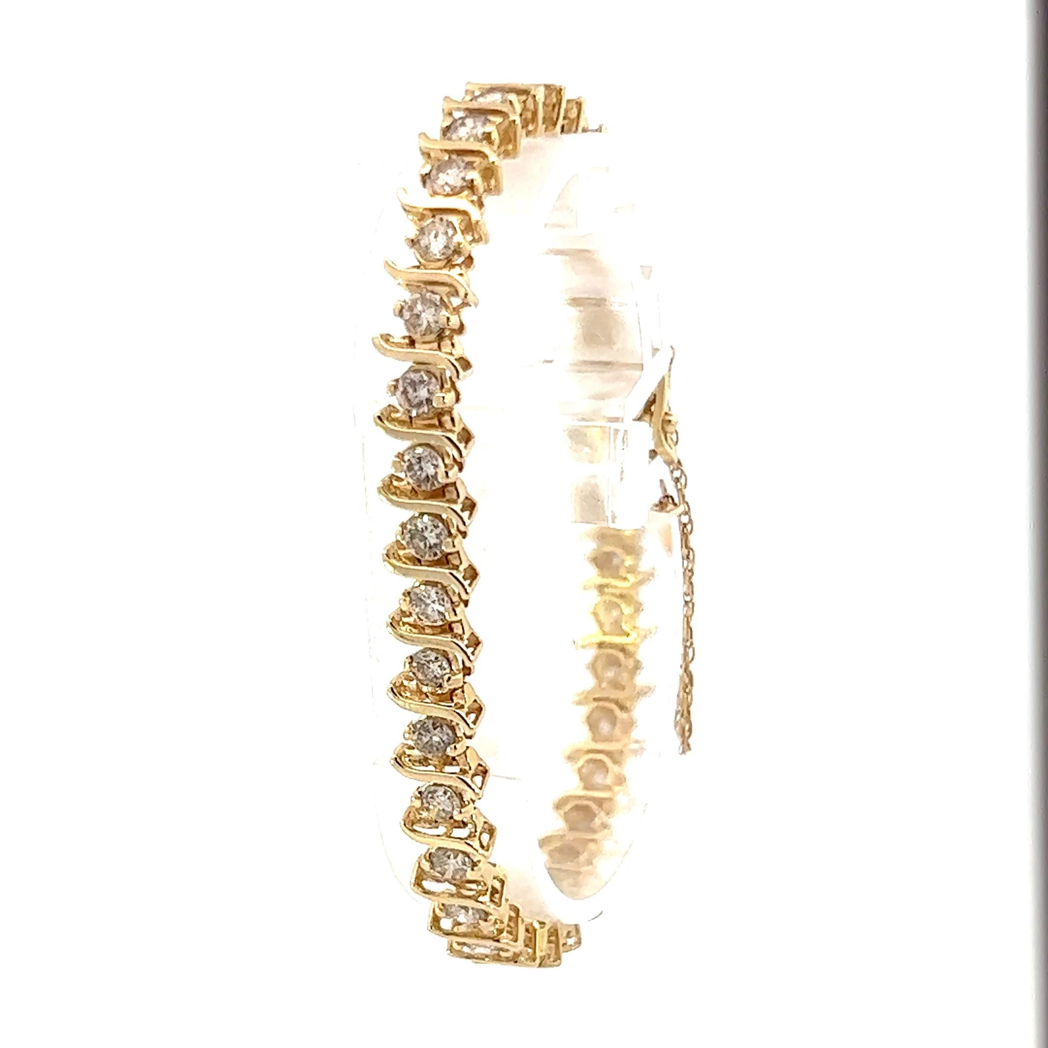 Round Cut 14k Yellow Gold Contemporary Diamond Bracelet  For Sale