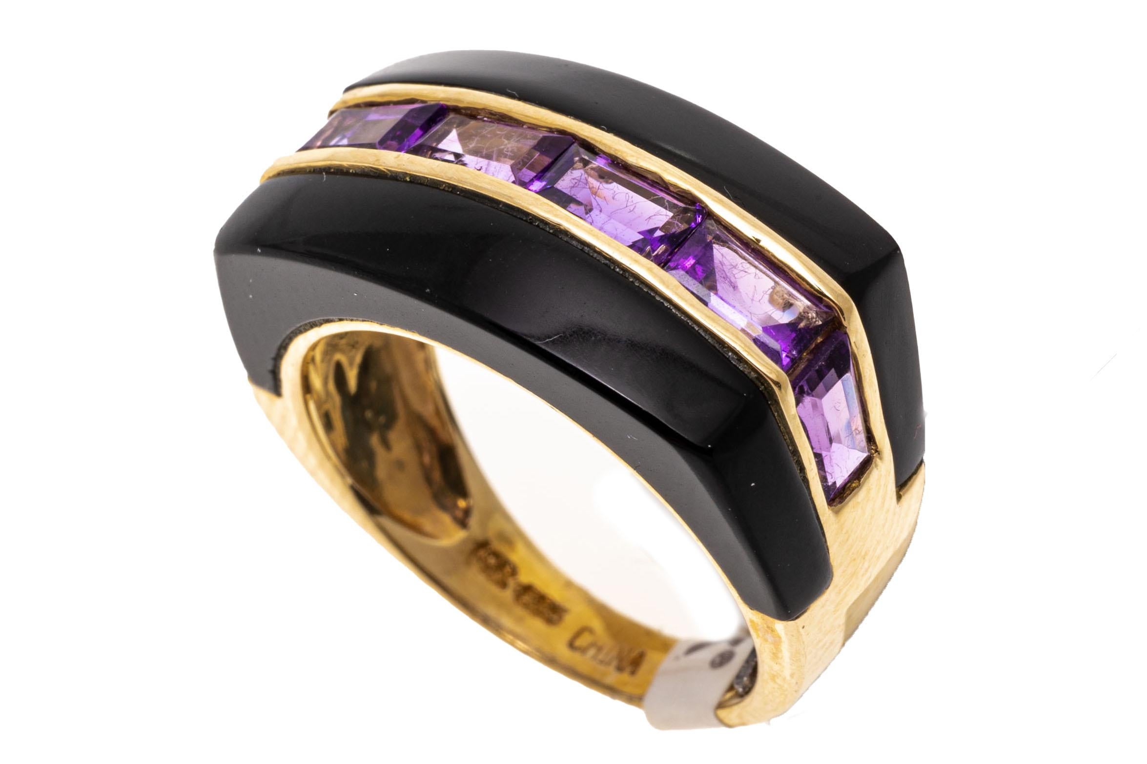 14k Yellow Gold Contemporary Horizontal Black Onyx and Amethyst Ring For Sale 2