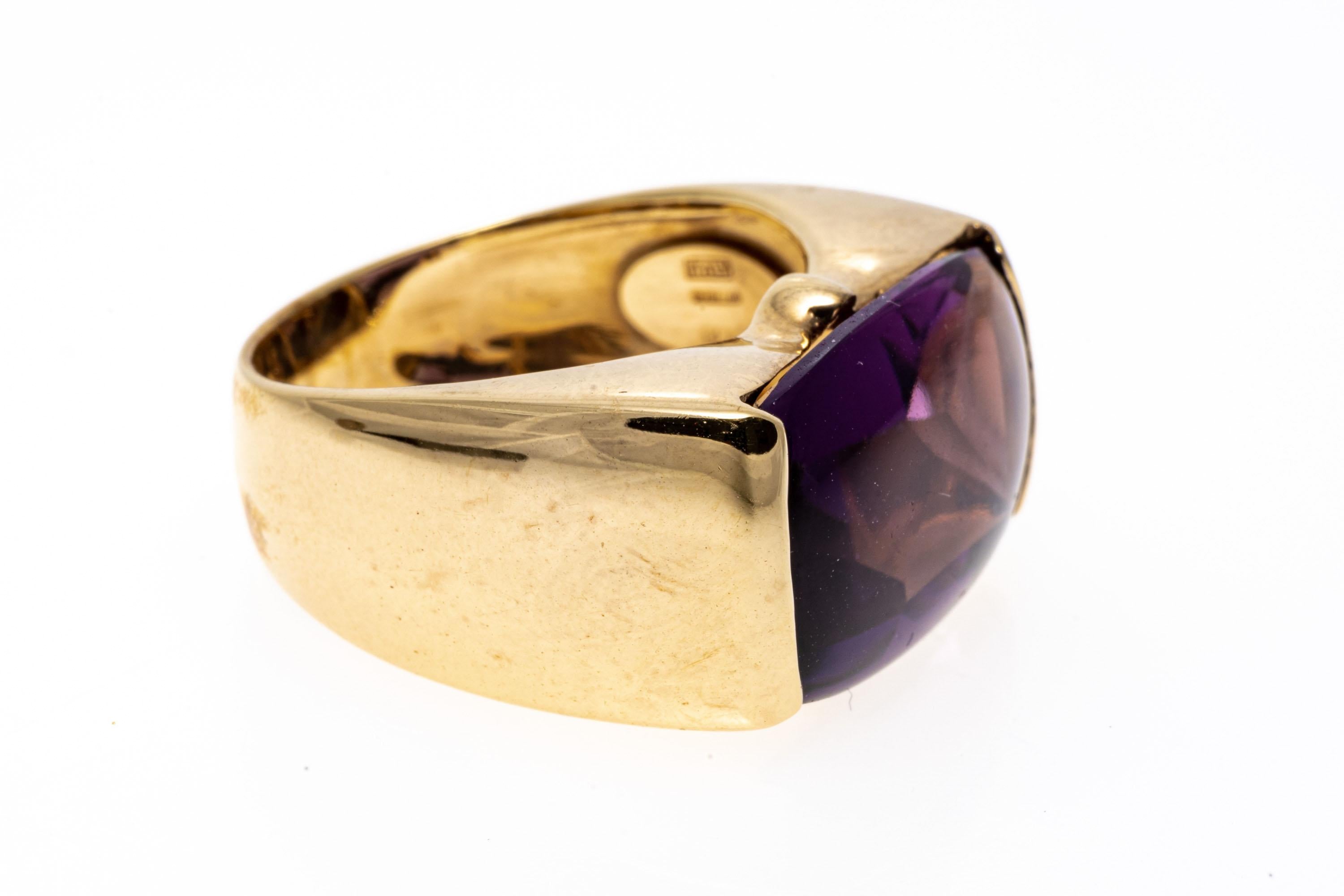 14 Karat Gelbgold Zeitgenössischer großer Amethyst-Ring mit gemischtem Kissenschliff im Zustand „Gut“ in Fairfield, CT