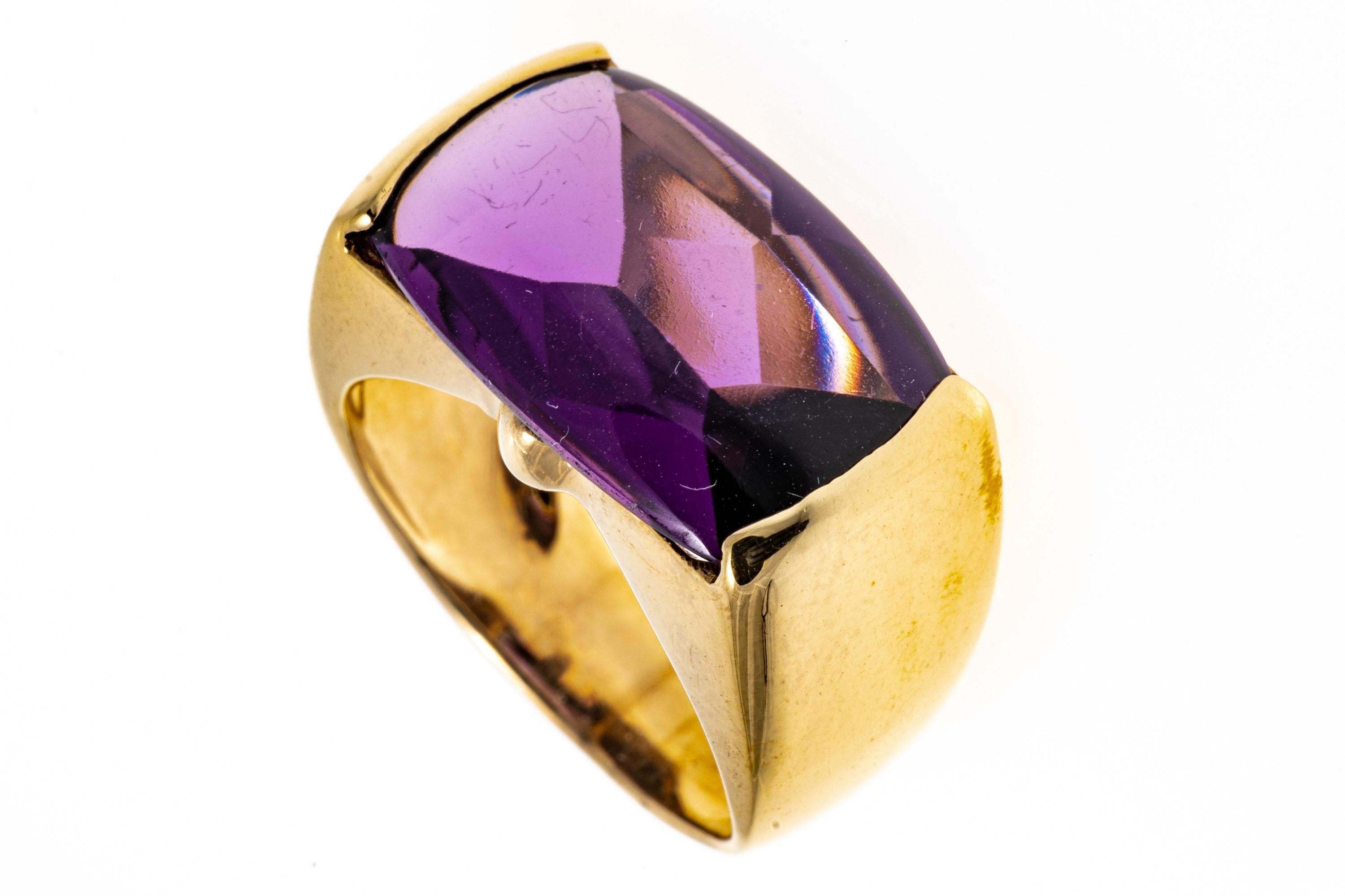 14 Karat Gelbgold Zeitgenössischer großer Amethyst-Ring mit gemischtem Kissenschliff 2