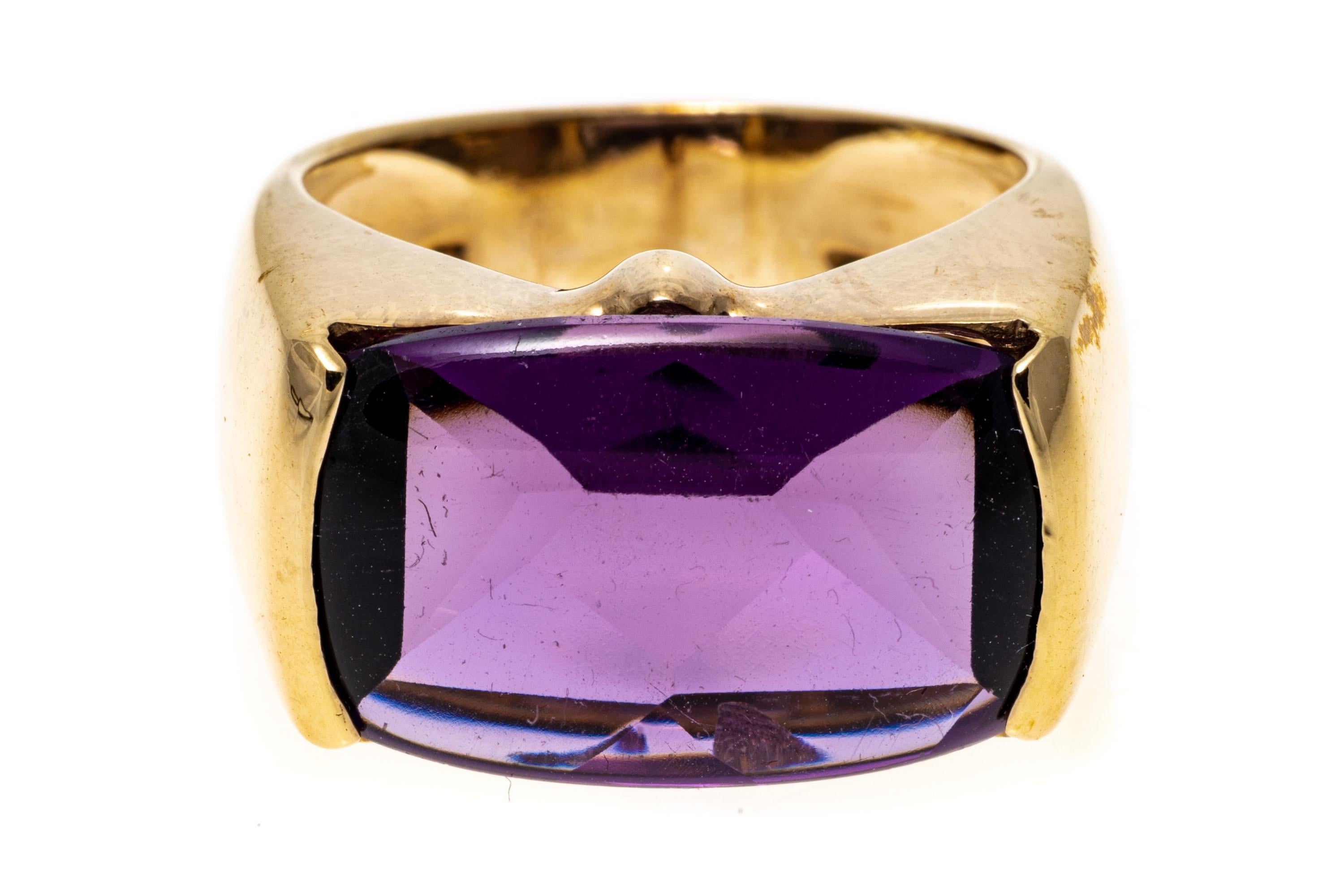 14 Karat Gelbgold Zeitgenössischer großer Amethyst-Ring mit gemischtem Kissenschliff 3