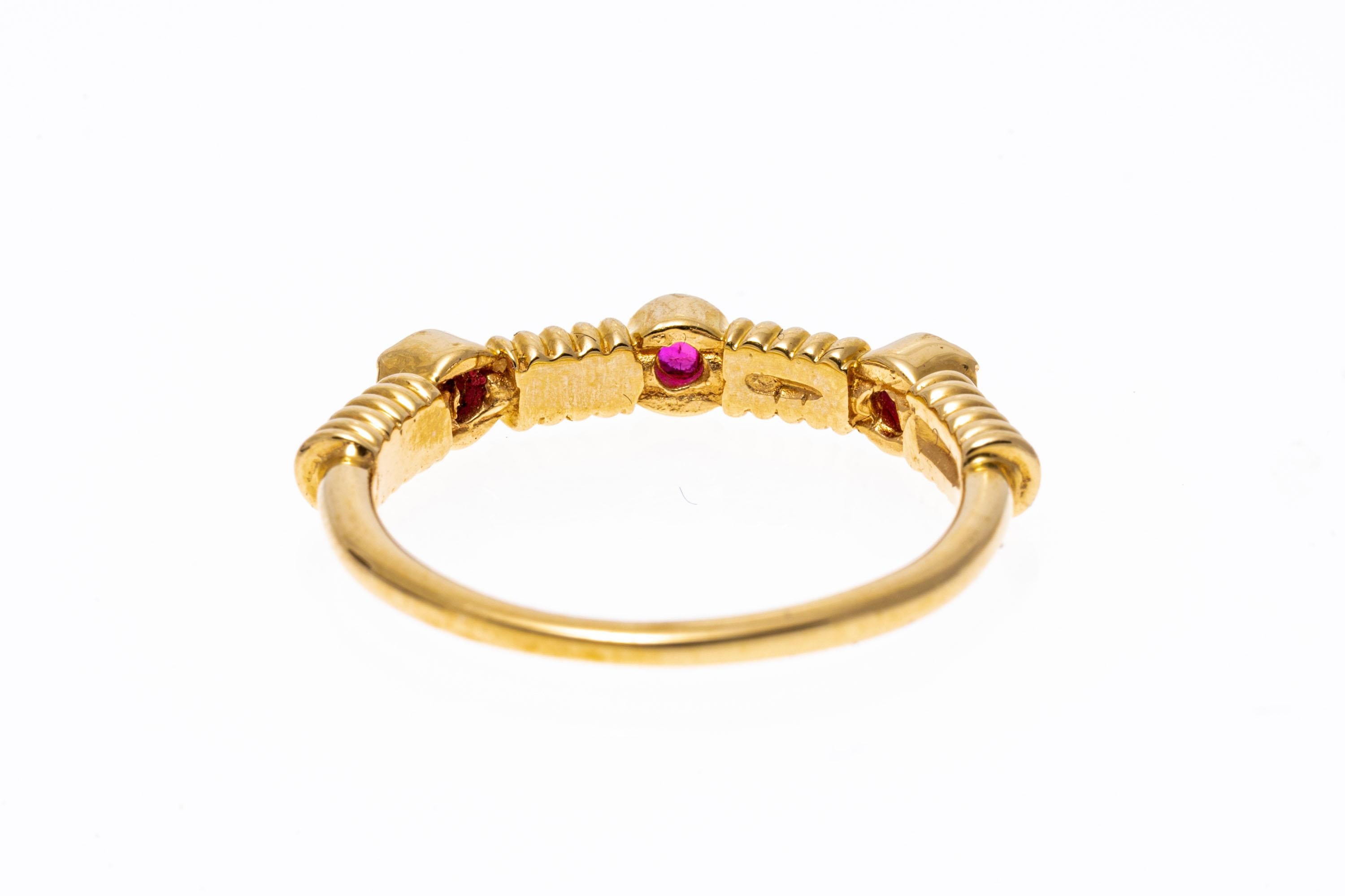 Anillo Contemporáneo de Oro Amarillo de 14k con Rubí Acanalado en Bueno estado para la venta en Fairfield, CT